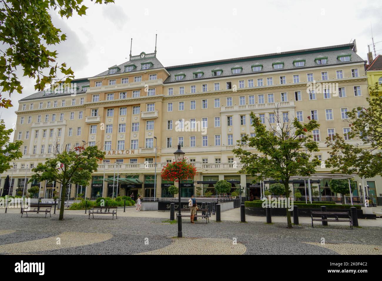 Bratislava, Slovacchia - 28 ago, 2022:vista della piazza principale (piazza principale) nella capitale slovacca Bratislava Foto Stock