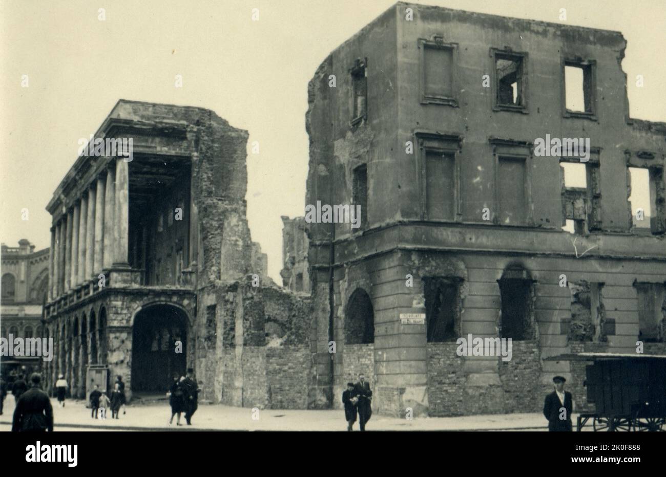 Seconda guerra mondiale / seconda guerra mondiale, soldati tedeschi invadono la Russia, distrutto edifici, URSS, CCCP Foto Stock