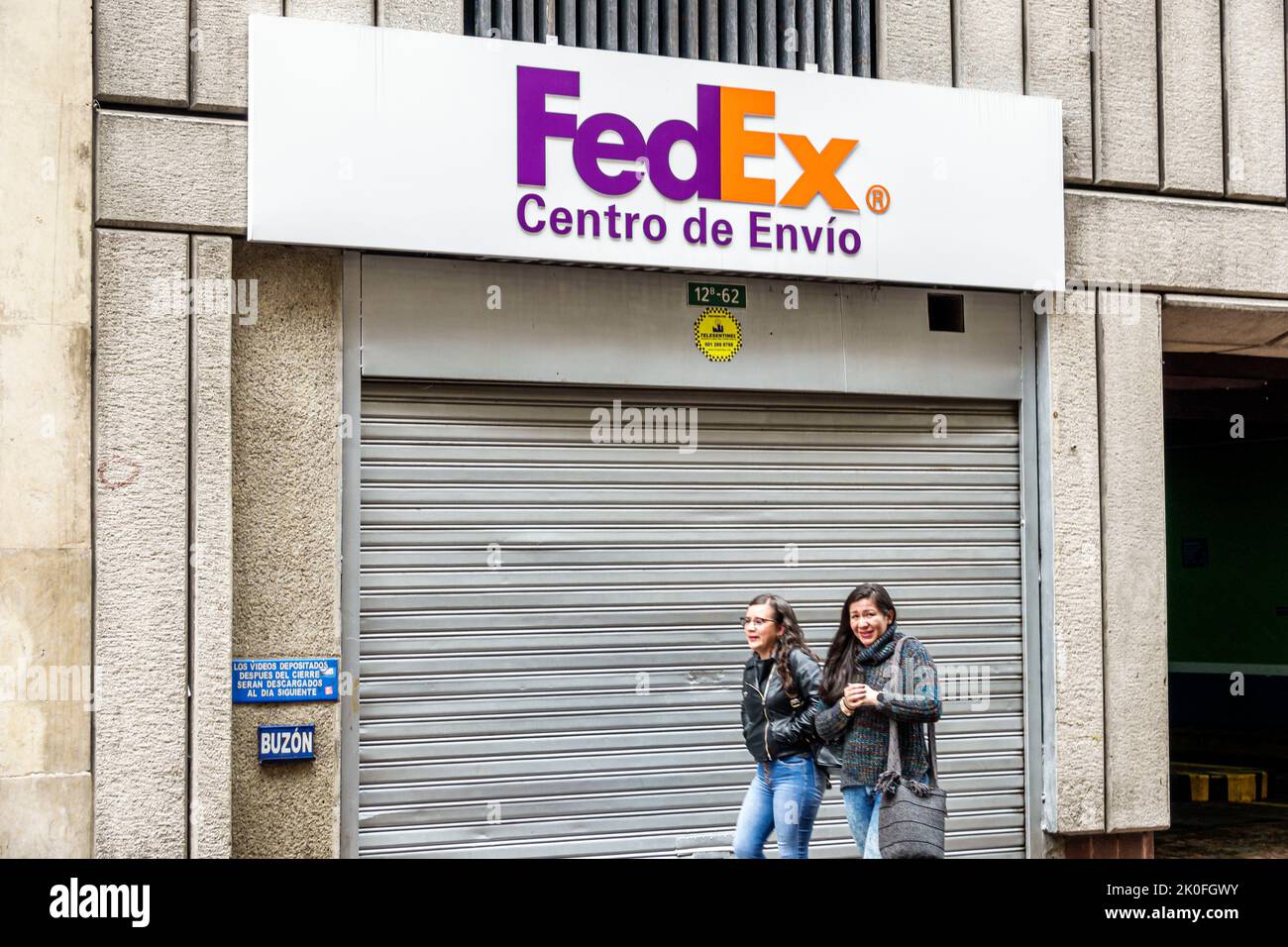 Bogotà Colombia, la Candelaria Centro Historico centro storico centro storico centrale, FedEx centro spedizioni chiuso, esterno ingresso anteriore, Co Foto Stock