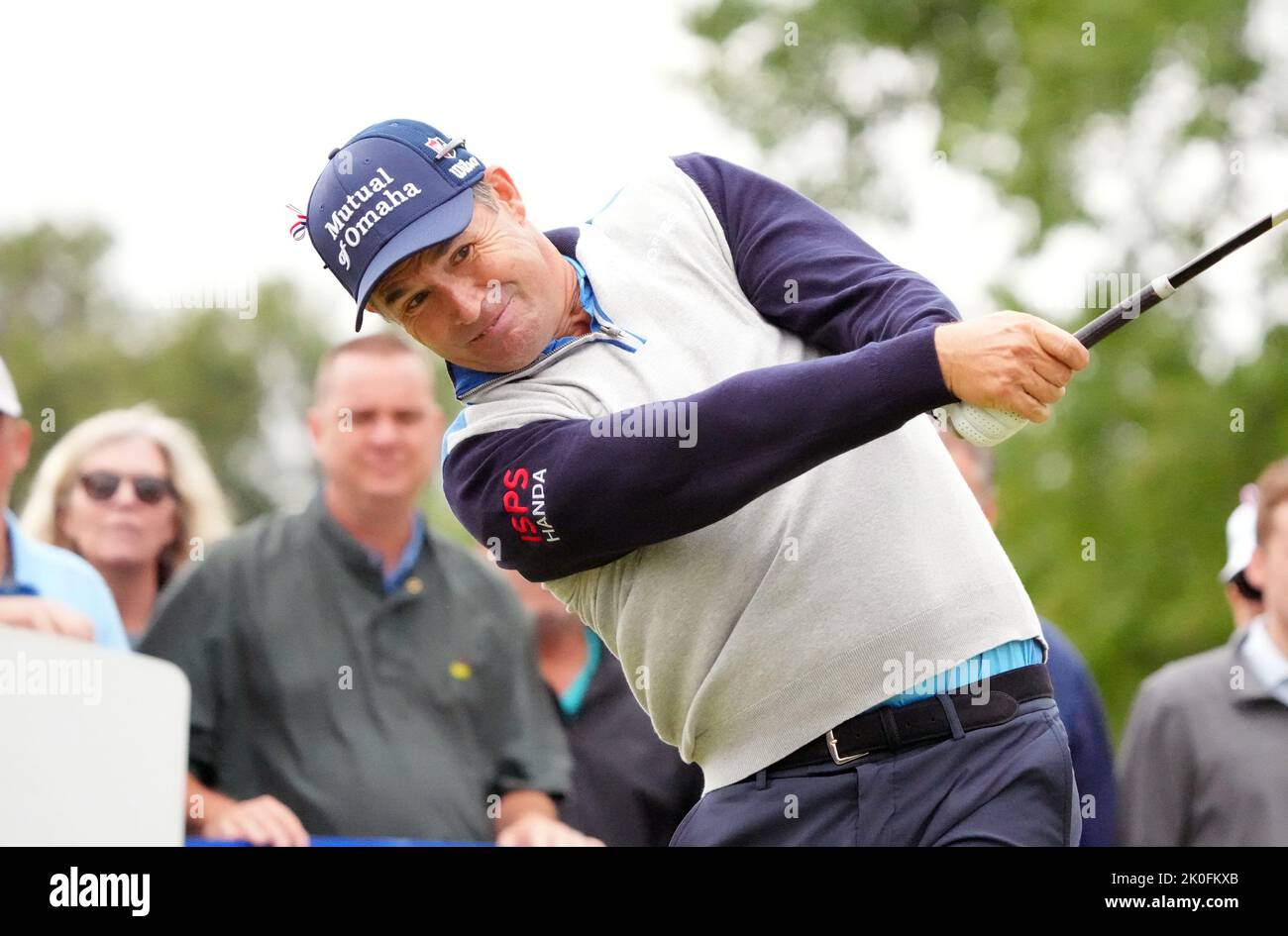 St. Louis, Stati Uniti. 11th Set, 2022. Padraig Harrington prende il suo tee shot sulla prima buca al PGA Ascension Charity Classic al Norwood Hills Country Club di St. Louis domenica 11 settembre 2022. Harrington è leader con un 12-under-par. Foto di Bill Greenblatt/UPI Credit: UPI/Alamy Live News Foto Stock