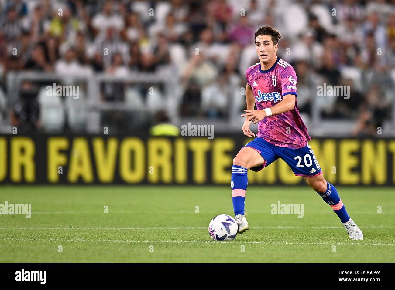 Foto Fabio Ferrari/LaPresse 11 Settembre 2022 - Torino, Italia - sport, calcio - Juventus vs Salernitana - Campionato italiano di calcio Serie A TIM 2022/2023 - Stadio Juventus. Nella foto:Fabio Miretti (Juventus F.C.);11 settembre 2022 Torino, Italia - sport, calcio - Juventus vs Salernitana - Campionato Italiano Serie A Calcio 2022/2023 - Stadio Juventus. Nella foto: Fabio Miretti (Juventus F.C.); Foto Stock