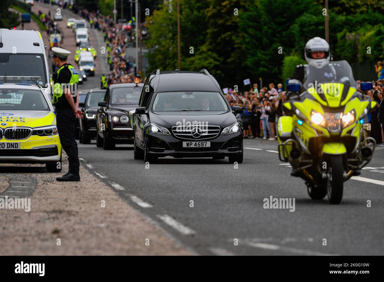 Dopo la sua morte, la regina Elisabetta II cortege arriva a Edimburgo il 11th settembre 2022. Foto Stock