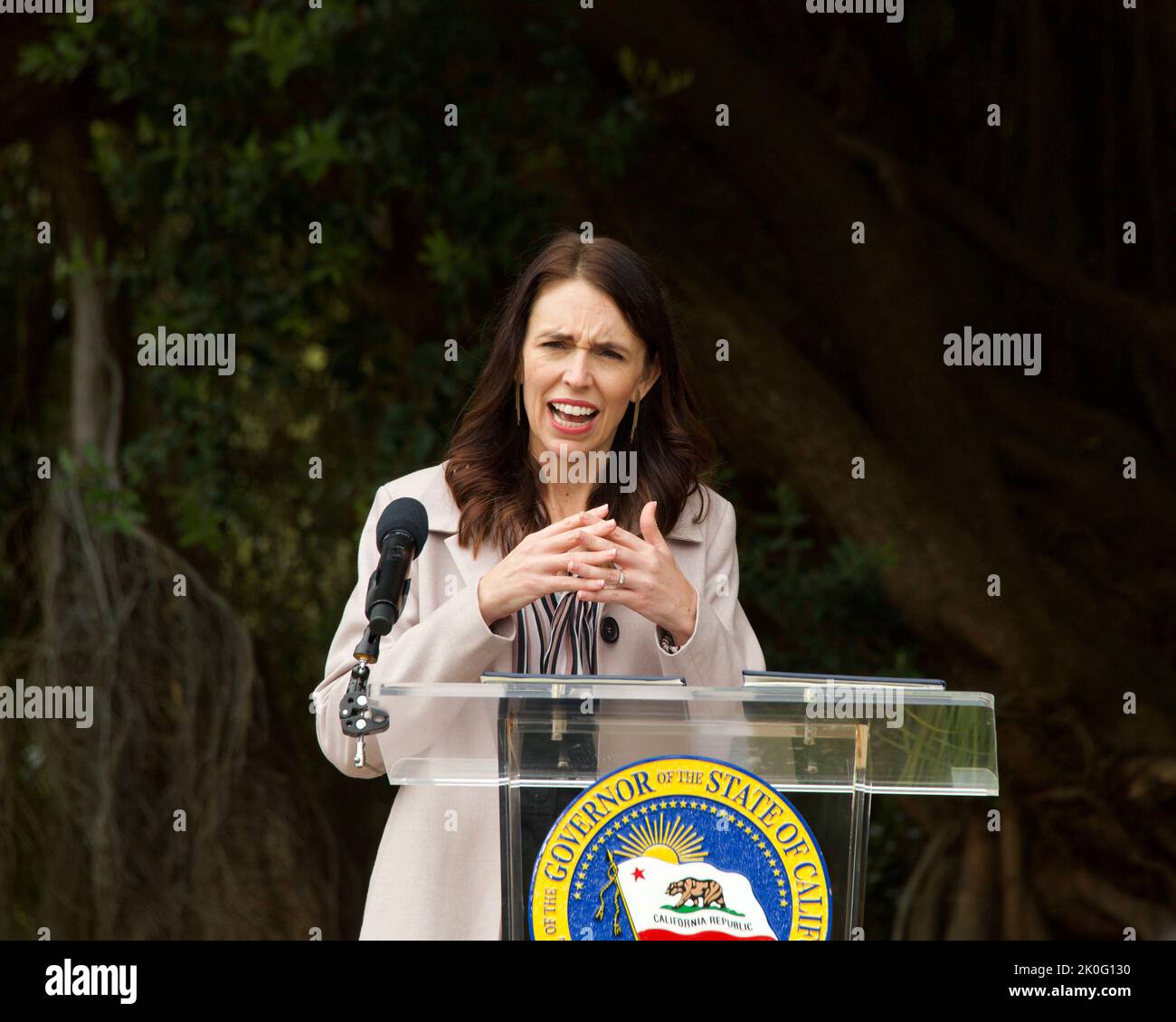 San Francisco, CA - 27 maggio 2022: Il primo ministro Jacinda Ardern alla California e alla Nuova Zelanda Partner per promuovere la leadership globale sul clima premere c Foto Stock