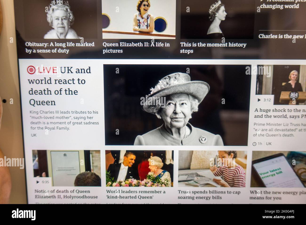 La regina Elisabetta è morta notizie sul portale della BBC Foto Stock