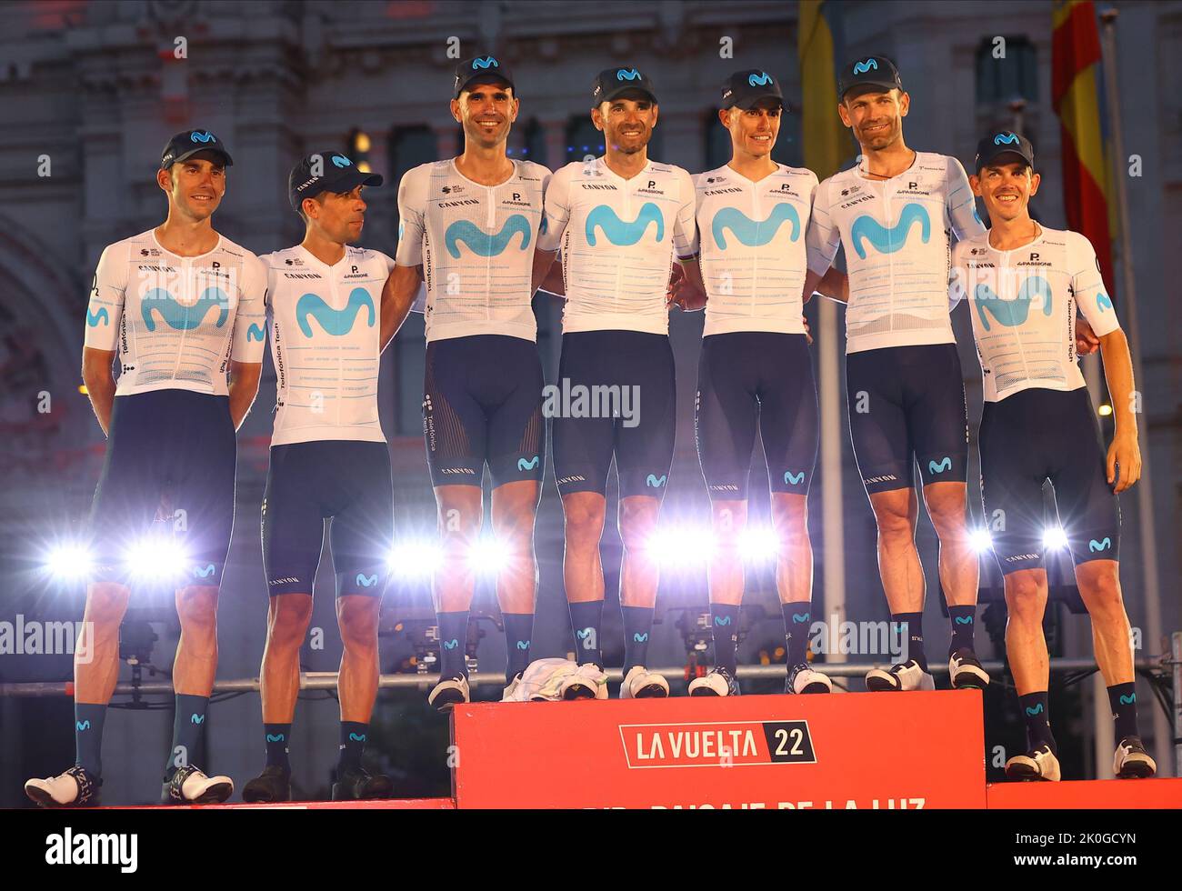 +i piloti del Movistar Team sono stati raffigurati durante la cerimonia del podio dopo la tappa finale della 2022° edizione della 'Vuelta a Espana', gara ciclistica del Tour di Spagna, a Madrid, Spagna, domenica 11 settembre 2022. FOTO DI BELGA DAVID PINTENS Foto Stock
