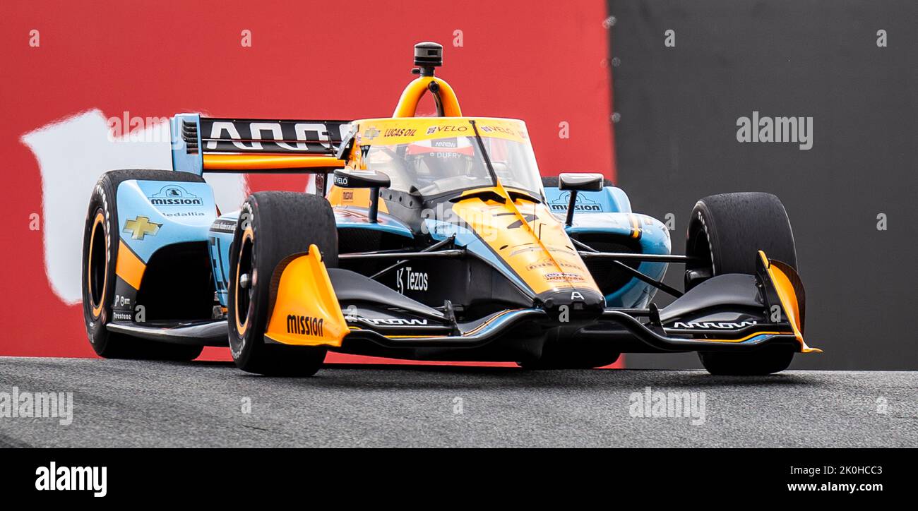 Monterey, California, Stati Uniti. 10th Set, 2022. A. il pilota Arrow McLarenSP Felix Rosenqvist entra nel cavatappi durante il Firestone Grand Prix di Monterey pratica # 2 al circuito Weathertech Laguna Seca Monterey, CA Thurman James/CSM/Alamy Live News Foto Stock