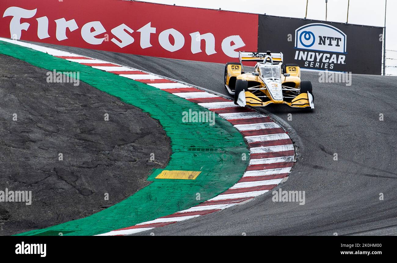 Monterey, California, Stati Uniti. 10th Set, 2022. A. il pilota del Team Penske Scott McLaughlin entra nel cavatappi il Firestone Grand Prix di Monterey pratica # 2 al circuito Weathertech Laguna Seca Monterey, CA Thurman James/CSM/Alamy Live News Foto Stock
