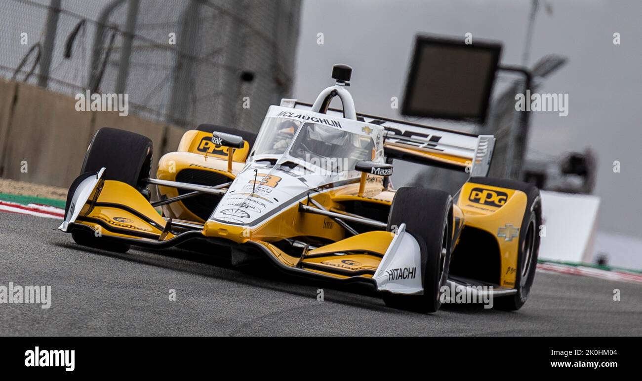 Monterey, California, Stati Uniti. 10th Set, 2022. A. il pilota del Team Penske Scott McLaughlin si avvicina al cavatappi il Firestone Grand Prix di Monterey pratica # 2 al circuito Weathertech Laguna Seca Monterey, CA Thurman James/CSM/Alamy Live News Foto Stock