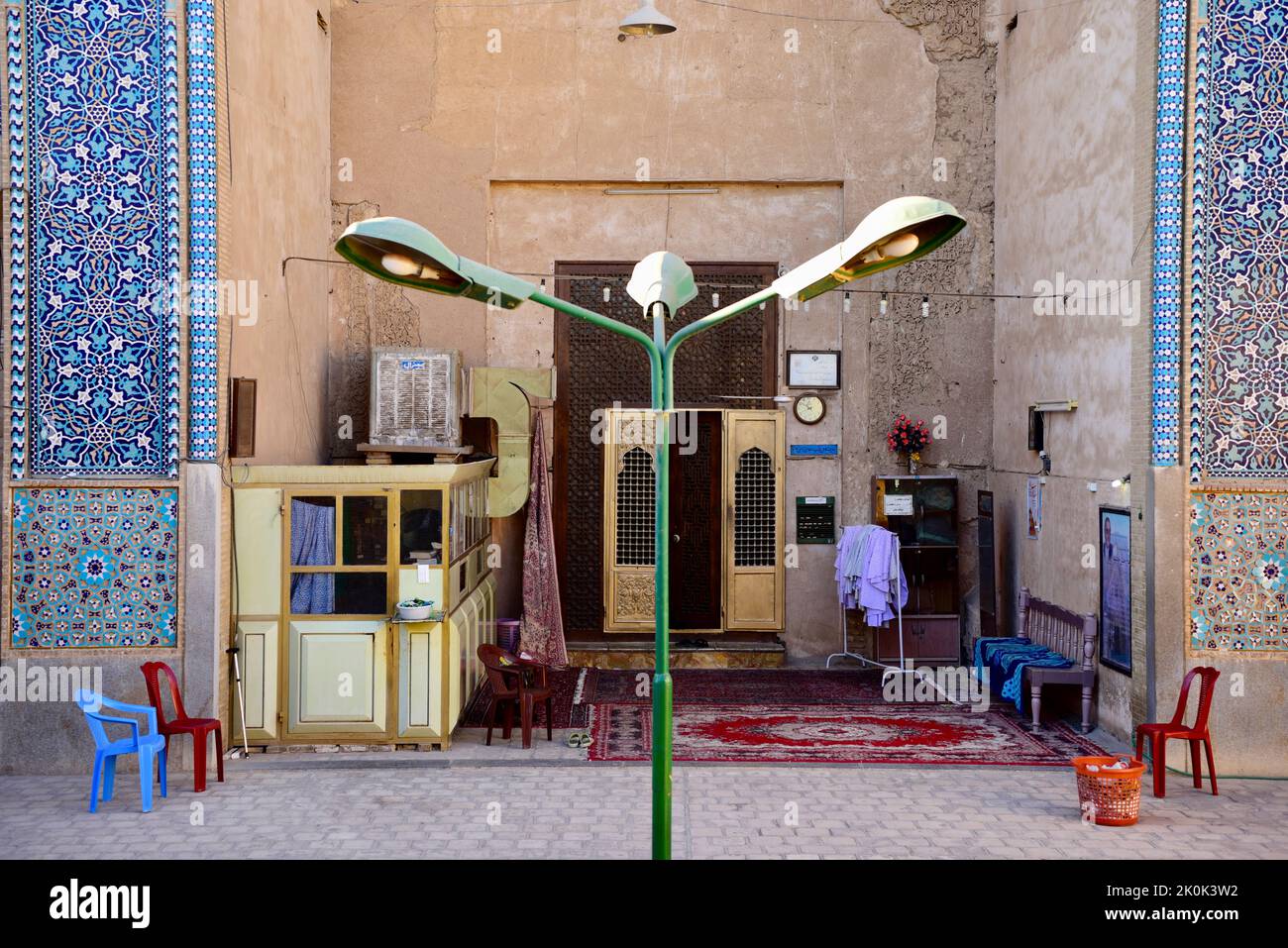 Ingresso alla moschea per la preghiera, Iran. Foto Stock