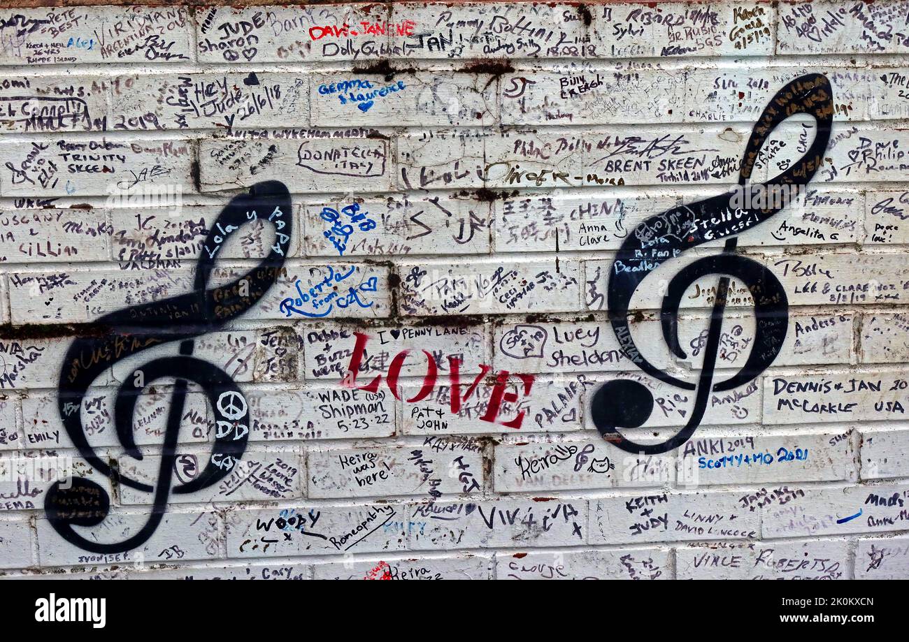 Wall of Love at Penny Lane Development Trust, 70 Penny Ln, Liverpool, Merseyside, Inghilterra, REGNO UNITO, L18 1BW Foto Stock