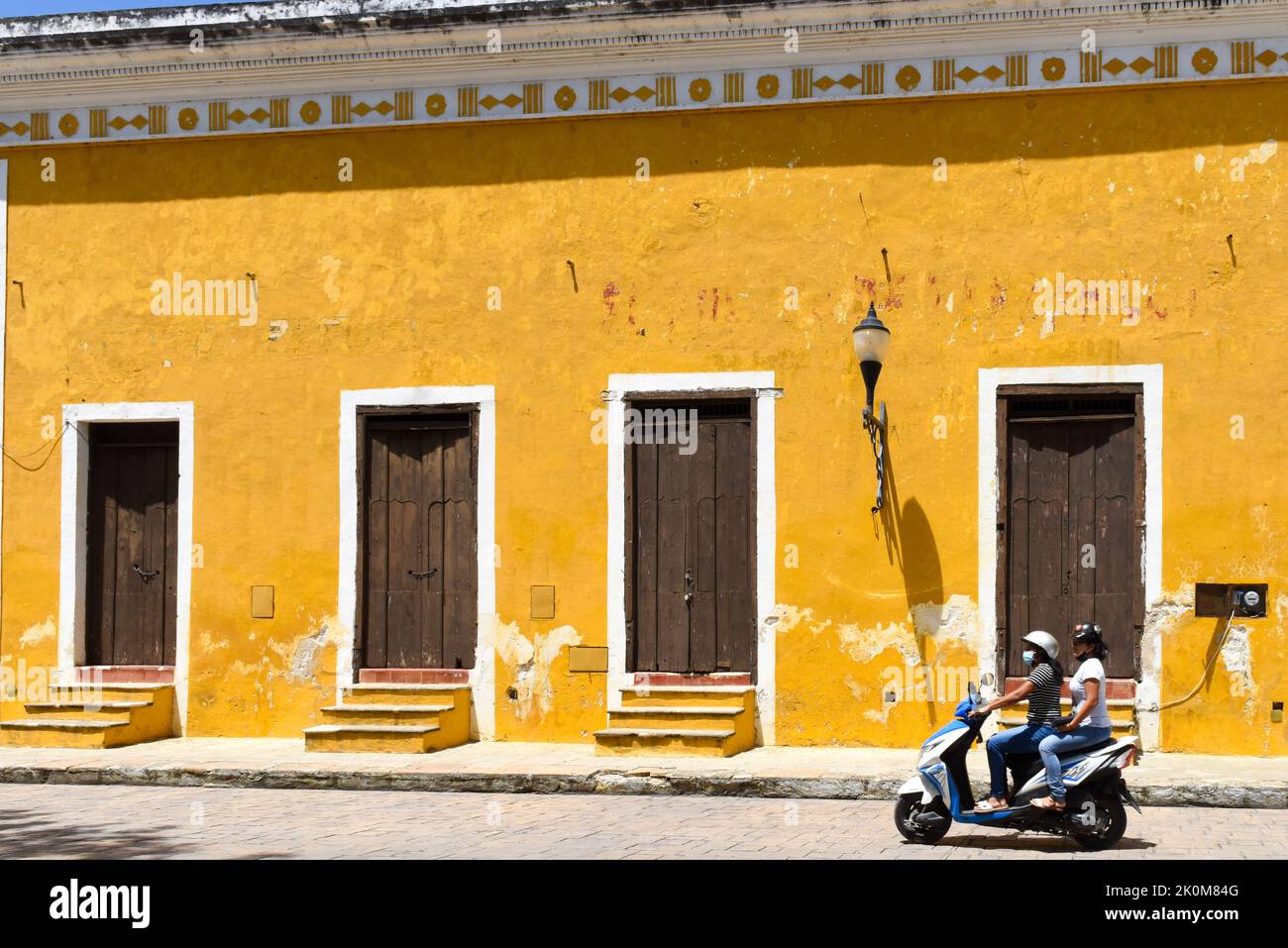 La piccola città gialla di Izamal, Yucatán, Messico Foto Stock