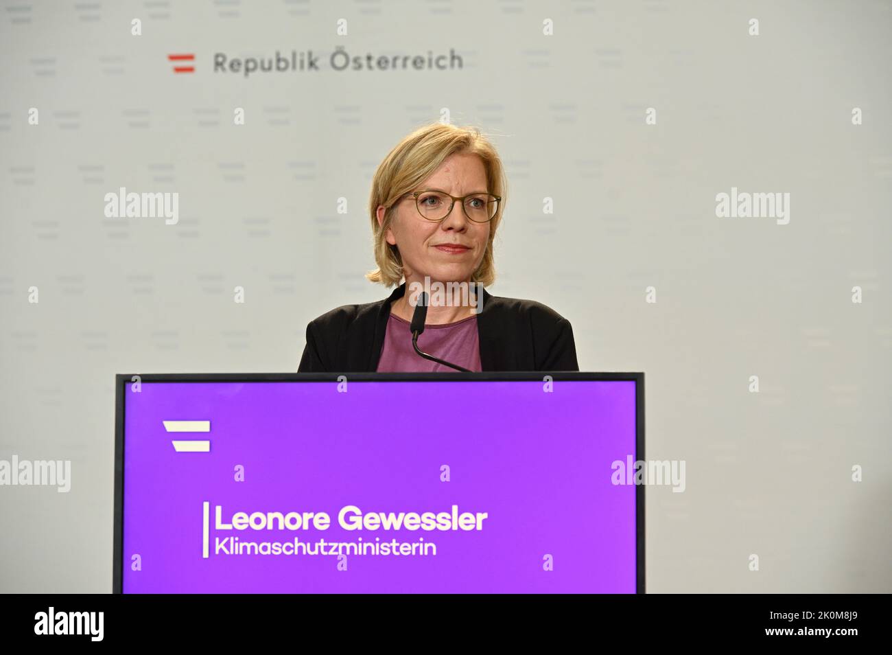 Vienna, Austria. 12th settembre 2022. Presentazione della campagna di risparmio energetico del governo federale nel ministero della protezione del clima con Leonore Gewessler (i Verdi), ministro federale della protezione del clima, dell'ambiente, dell'energia, della mobilità, dell'innovazione e della tecnologia Foto Stock