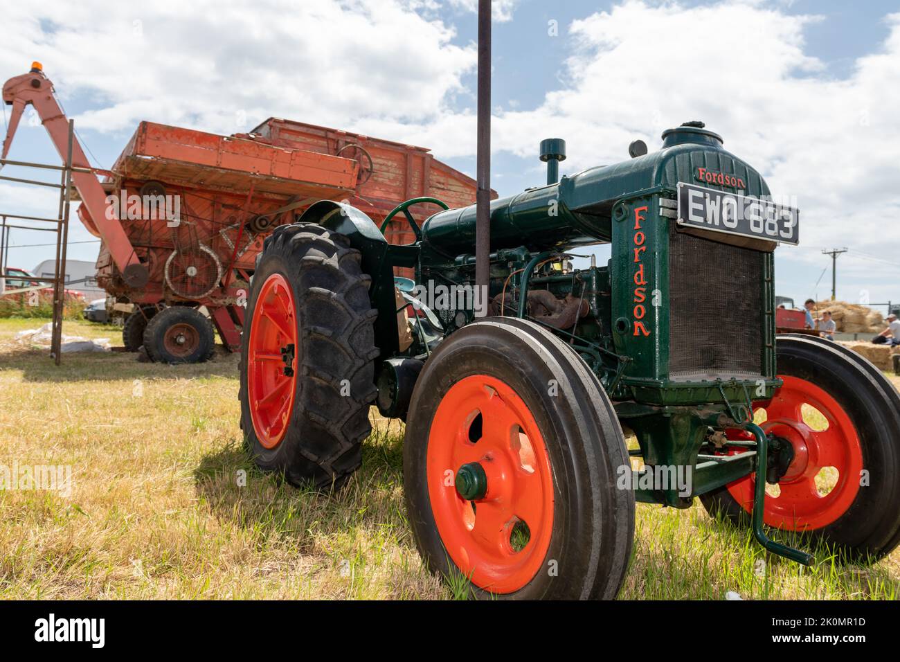 West Bay.Dorset.United Kingdom.June 12th 2022.A Forson Model N Standard restaurato è in mostra al rally vintage di West Bay Foto Stock