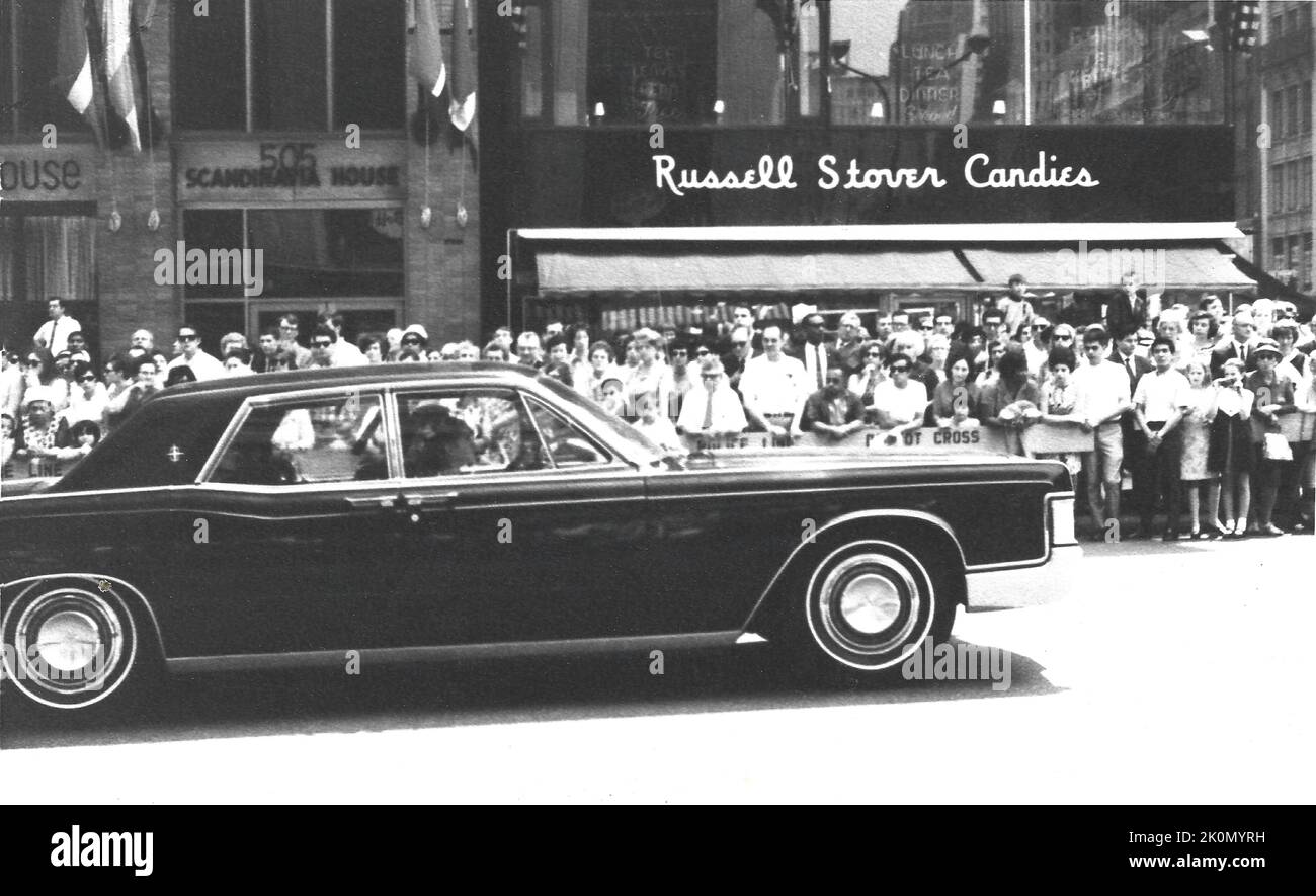 Processione funebre di Robert F. Kennedy, New York City, 8 giugno 1968 Foto Stock