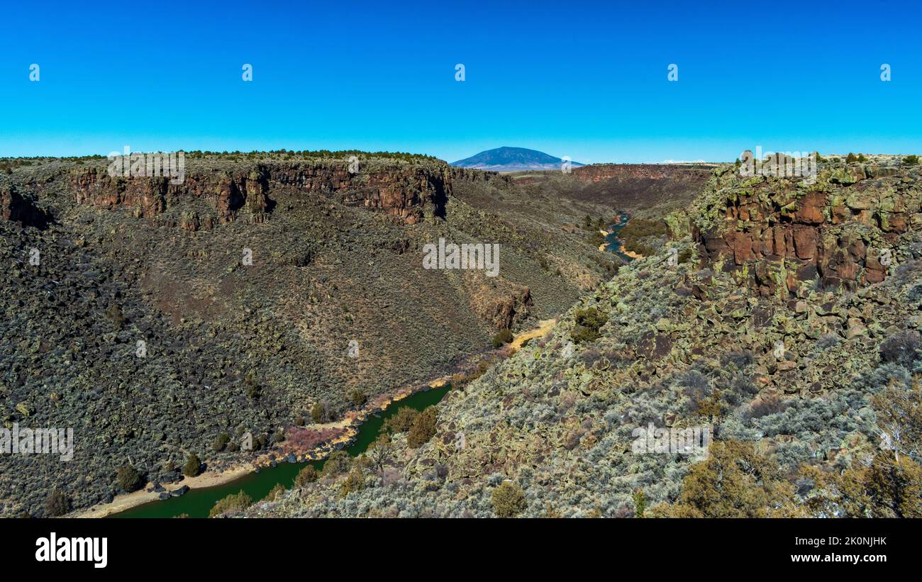 Un canyon scolpito dal Rio Grande nel Rio Grande del Norte National Monument. Foto Stock