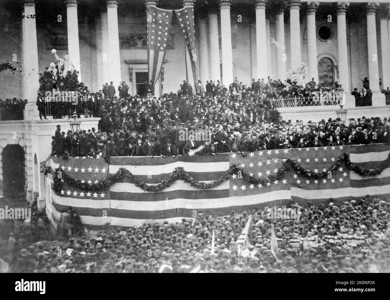 Crwods all'inaugurazione del presidente Ulysses Grant sulla scala del Campidoglio. Marzo 4, 1869 Foto Stock