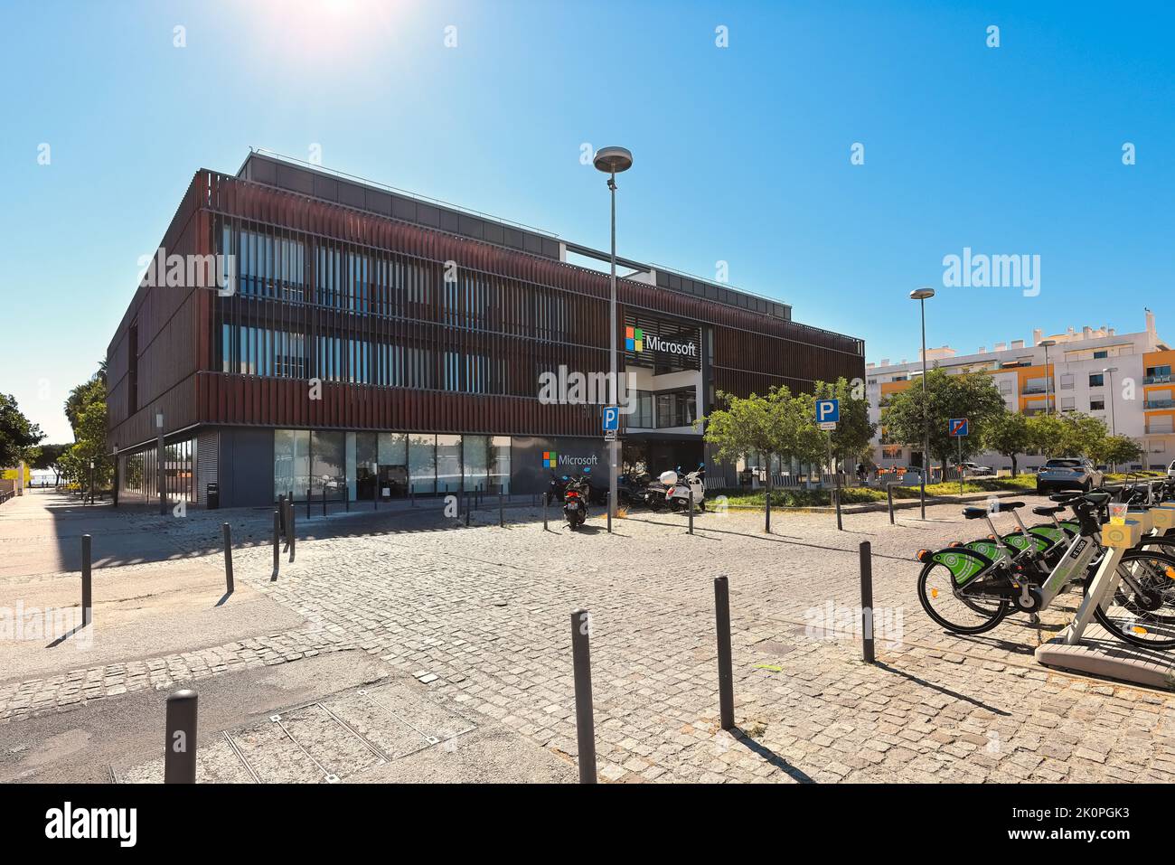 Microsoft a Lisbona, la capitale del Portogallo. Uffici Microsoft nel Parque das Nações, quartiere del Parco delle Nazioni, noto come Expo. Foto Stock