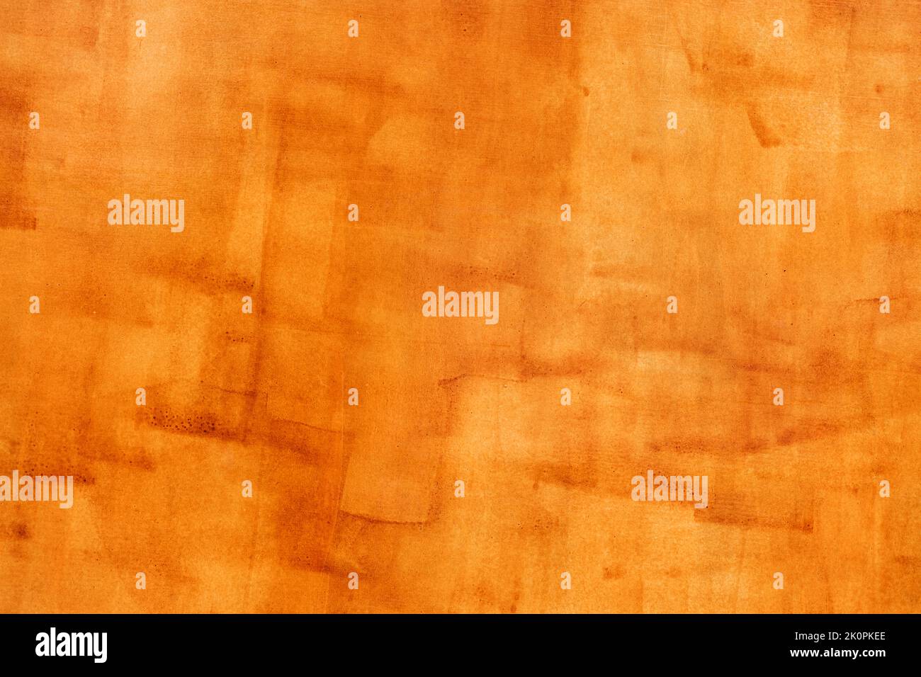 Lavoro di verniciatura disordinato come consistenza grunge, superficie marrone con colori irregolari e incoerenti Foto Stock