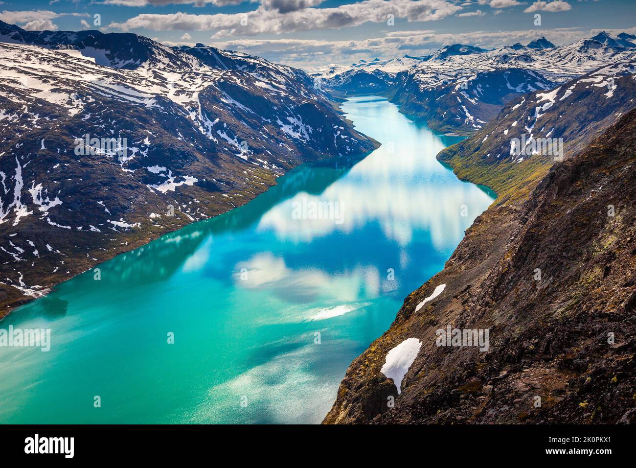 Besseggen sopra il lago Gjende a Jotunheimen, Norvegia, Nord Europa Foto Stock