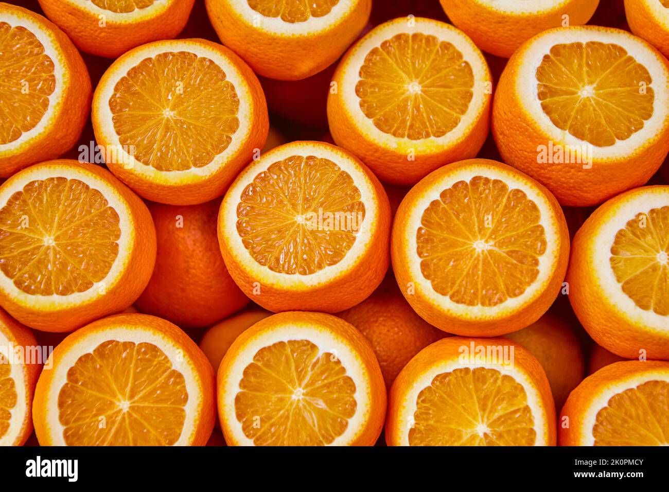 Arance fresche tagliate. Vitamina c. Cibo biologico sano. Sfondo Foto Stock
