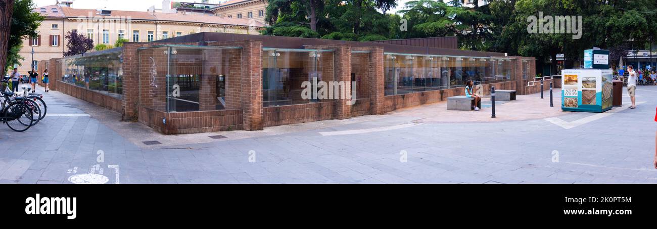 Scavi archeologici mosaici di una casa romana, Domus del Chirurgo. Rimini, Italia Foto Stock