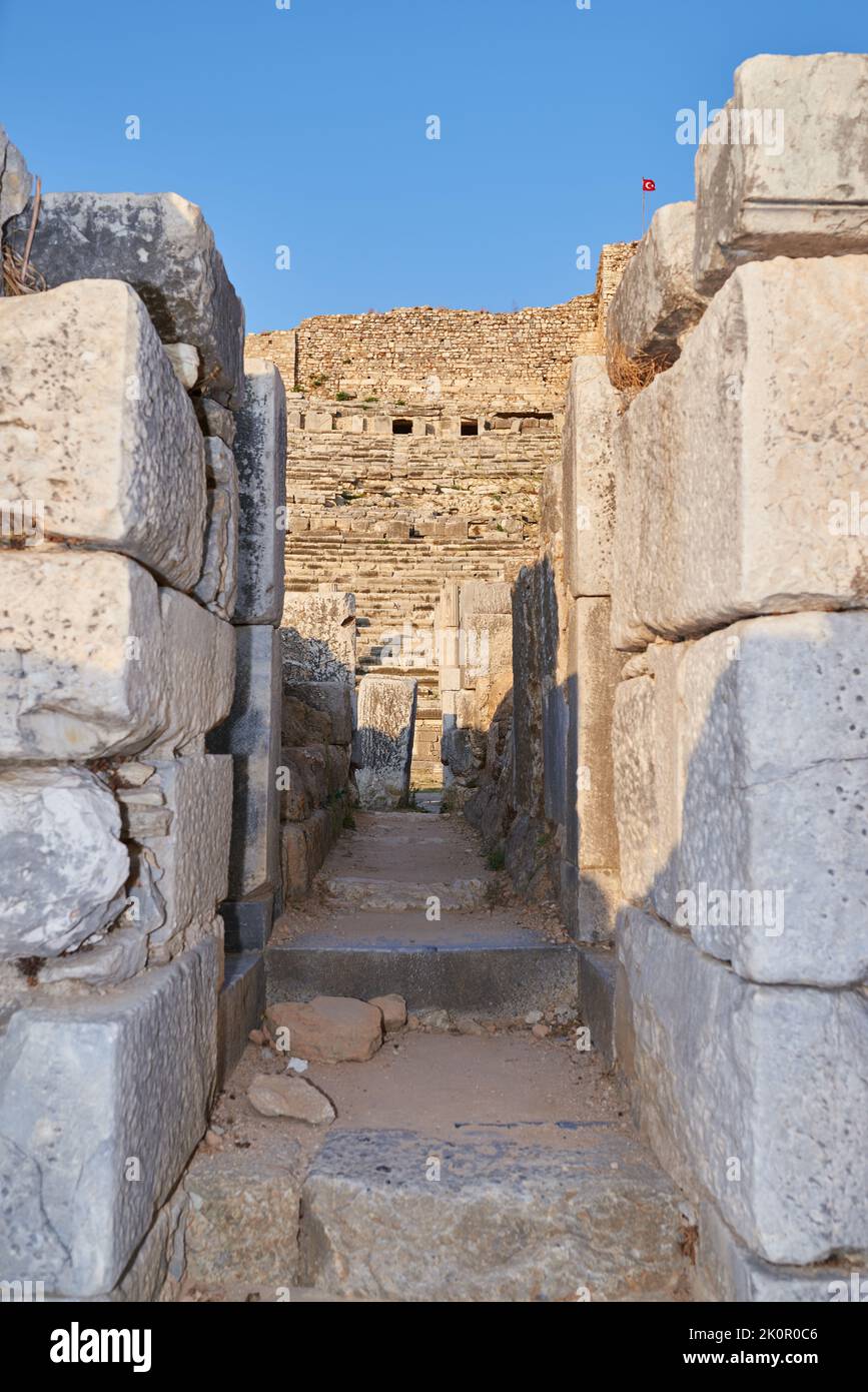 Mileto antico anfiteatro della città, Turchia. Foto di Mileto. Mileto era un'antica città greca sulla costa occidentale dell'Anatolia, vicino alla foce Foto Stock