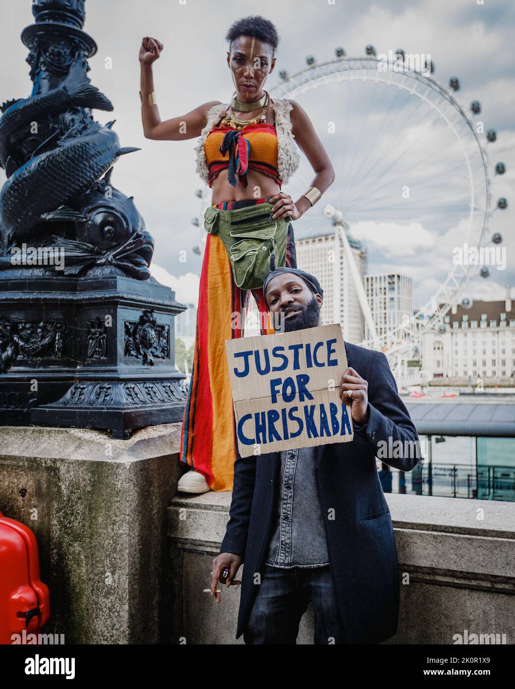 Attivisti al di fuori della New Scotland Yard a Londra che protestano contro la morte di Chris Kaba. Foto Stock