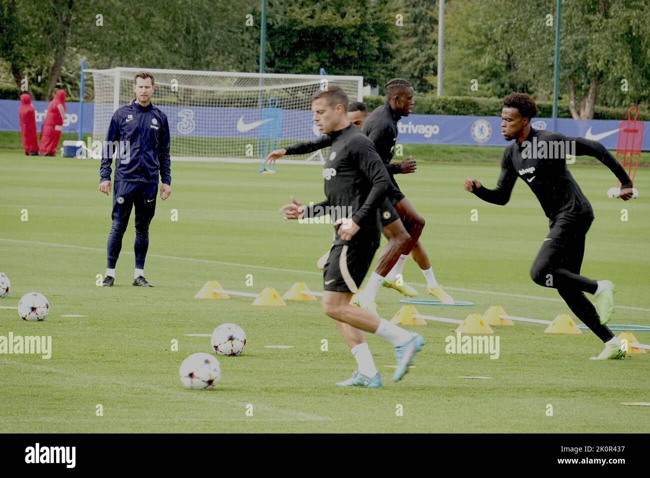 Cobham, Surrey, Regno Unito. 13th Set, 2022. Azpilicueta e i compagni di squadra che si allenano presso la base di allenamento del Chelsea Football Club - Cobham, per la partita della Champions League a Stamford Bridge il 14th settembre, contro il FC Salzburg Credit: Motofoto/Alamy Live News Foto Stock