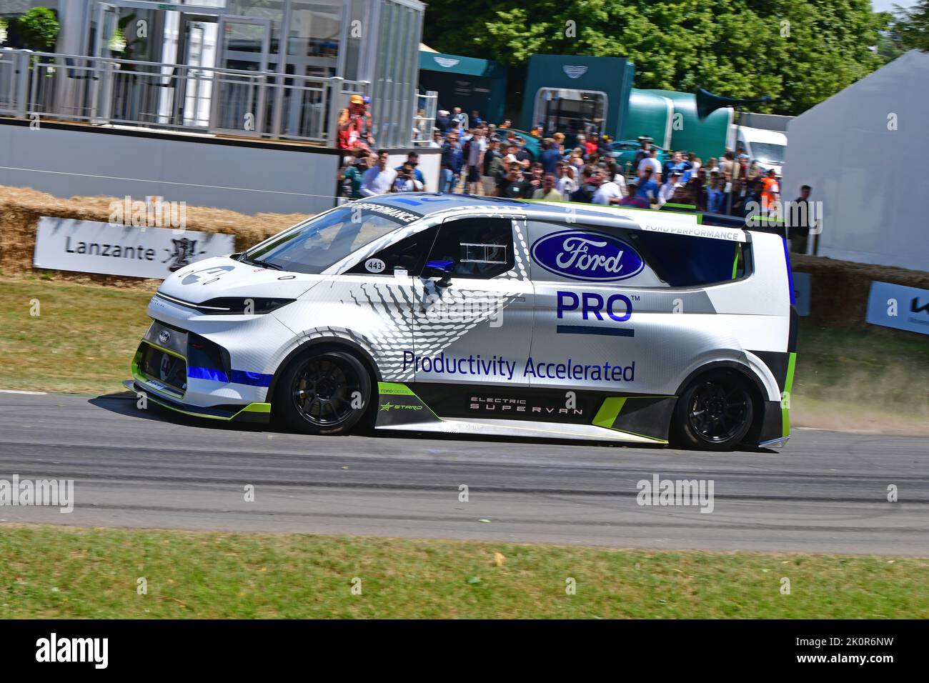 Romain Dumas, Ford Supervan 4, Sparks di Genius, completamente azionato elettricamente con sbalorditivi giri di velocità, l'innovazione continua rende questi il gusto Foto Stock