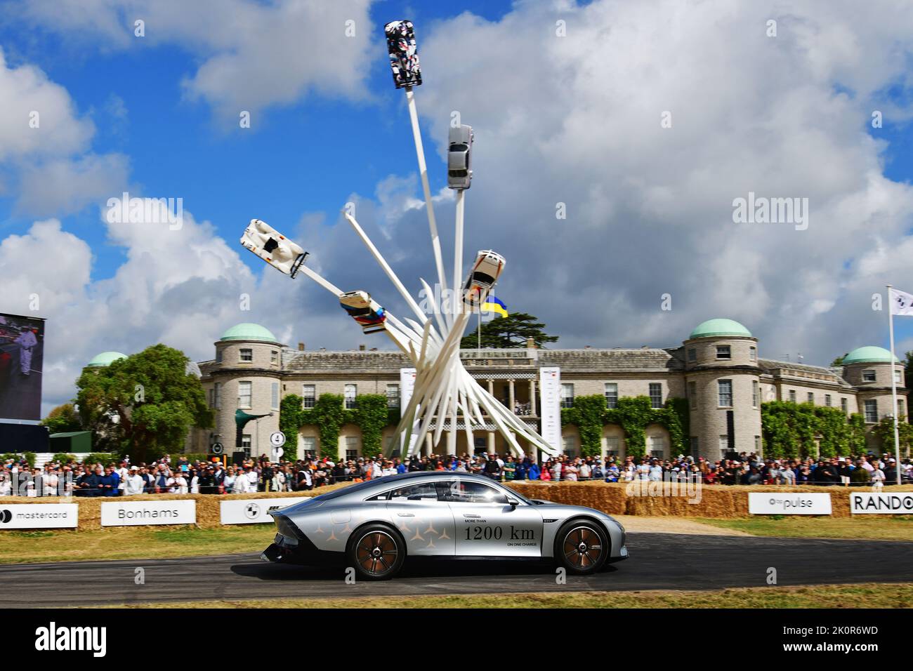 Mercedes VISION EQXX, Sparks of Genius, completamente azionato elettricamente con sbalorditivi giri di velocità, l'innovazione continua rende questi il più veloce del Foto Stock