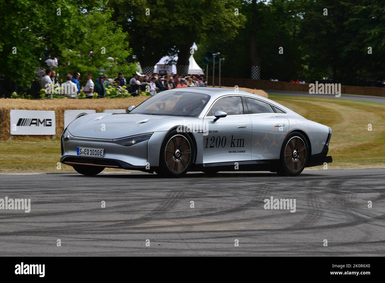 Mercedes VISION EQXX, Sparks of Genius, completamente azionato elettricamente con sbalorditivi giri di velocità, l'innovazione continua rende questi il più veloce del Foto Stock
