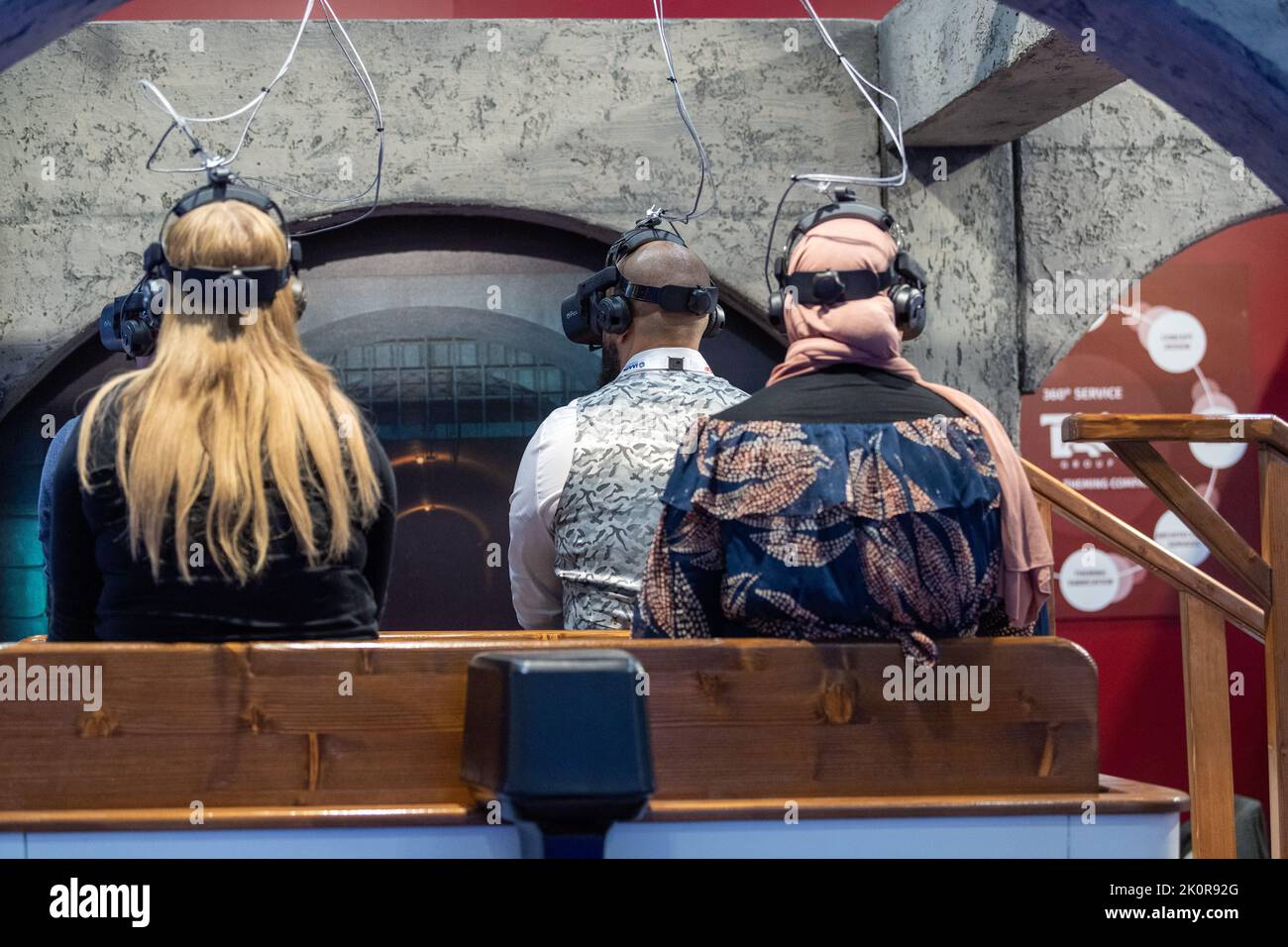 Londra, Regno Unito. 13th Set, 2022. IAPA Expo Europe (Global Association for the Attractions Industry) Excel London AR VR Ride con visore vr Credit: Ian Davidson/Alamy Live News Foto Stock