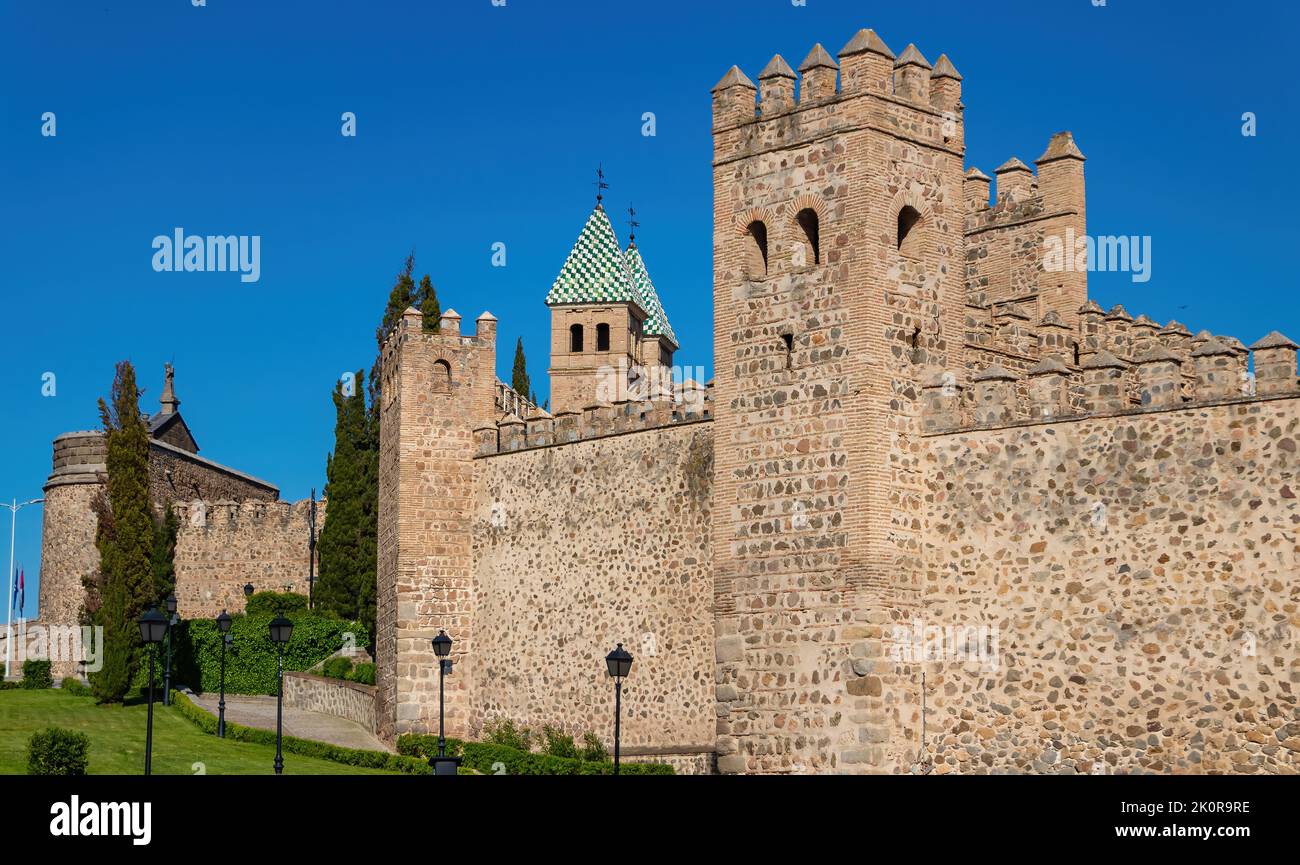 Mura della città fortificata di Toledo, Spagna Foto Stock