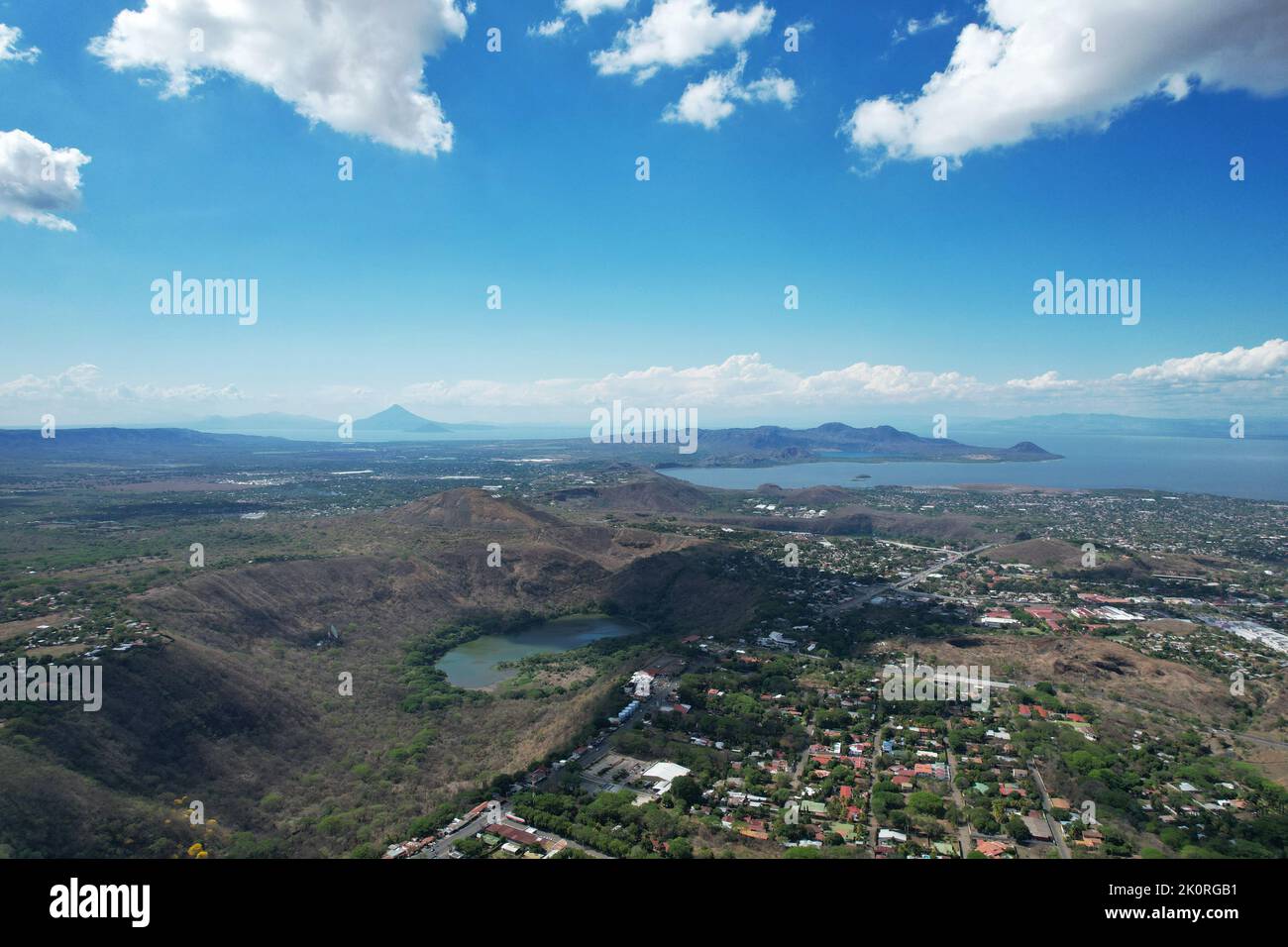 Paesaggio vulcanico in Nicaragua aerea sopra la vista del drone Foto Stock