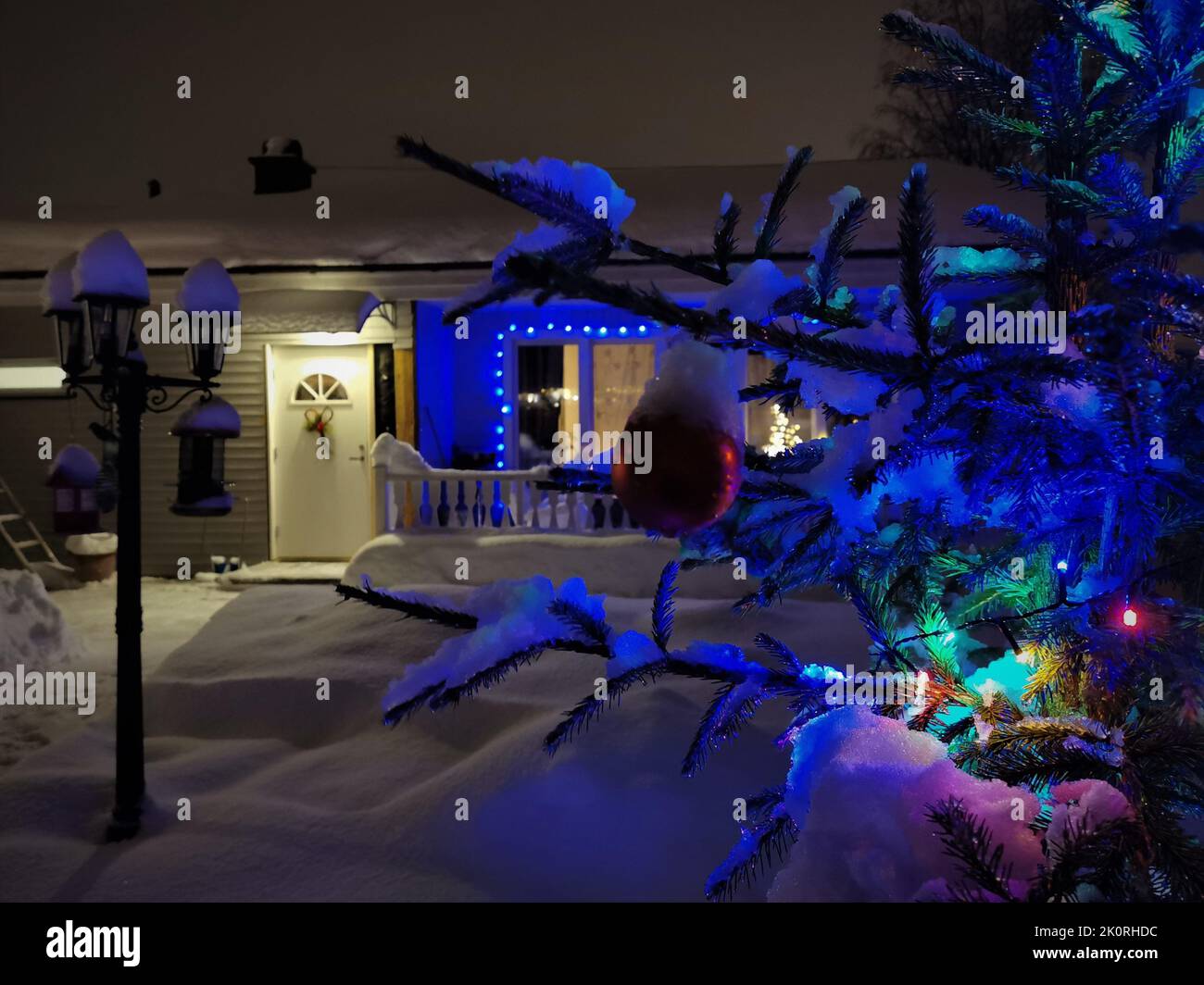 Decorazione di Natale, corona, sul dormitorio nel nord della Svezia Foto Stock