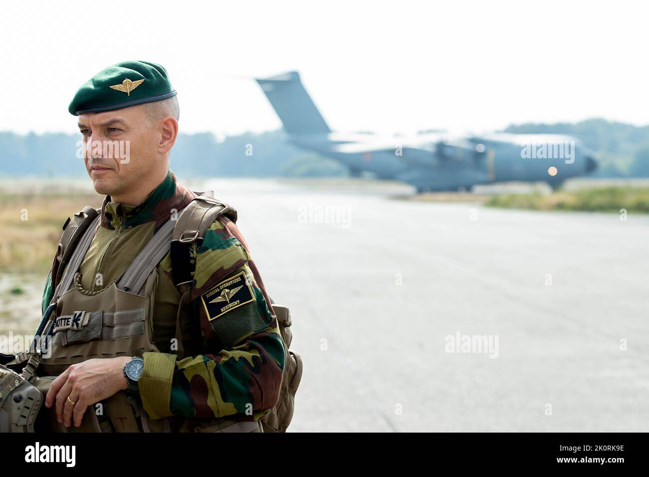 Il colonnello Frederic Linotte ha raffigurato durante un briefing stampa su Storm Tide 2022 (05-16/09), l'operazione di evacuazione fittizia e non combattente, organizzata dalla difesa belga, a Weelde, martedì 13 settembre 2022. Circa 800 soldati della Terra, aria e componenti medicali costituiranno un distacco di intervento dispiegato lì per un'operazione di evacuazione fittizia non combattente (NEO) incorporando le diverse specialità e competenze DI SO Regt. Questo momento di stampa è organizzato per offrire la possibilità di osservare il lavoro dei para-commandos e dei A400M aerei di trasporto. BELGA FOTO POLSO Foto Stock