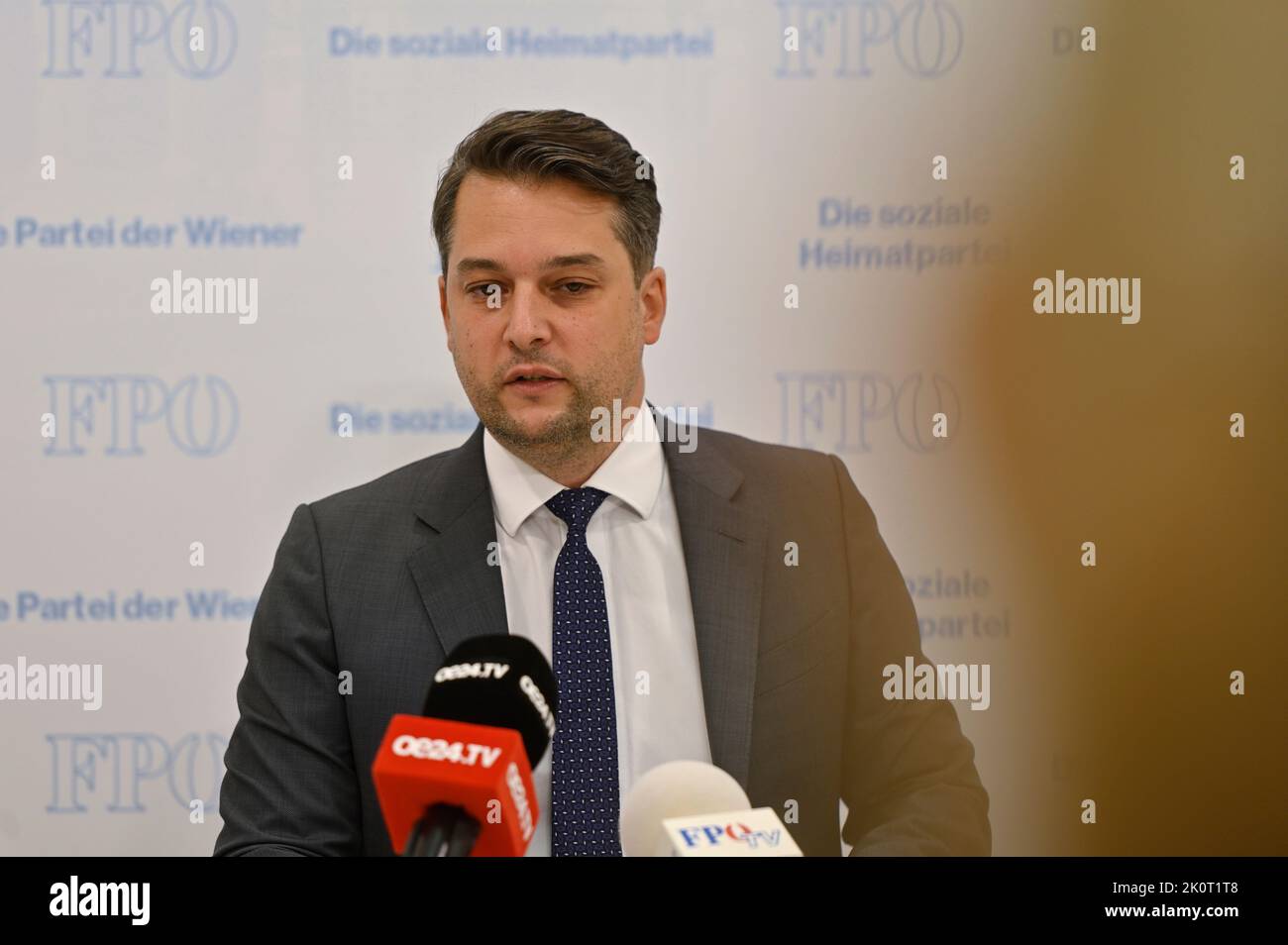 Vienna, Austria. 13th Set, 2022. Conferenza stampa con il consigliere comunale Dominik Nepp di FPÖ. La commissione d'inchiesta su Wien Energie è sull'orlo del baratro a causa del disaccordo di ÖVP Foto Stock