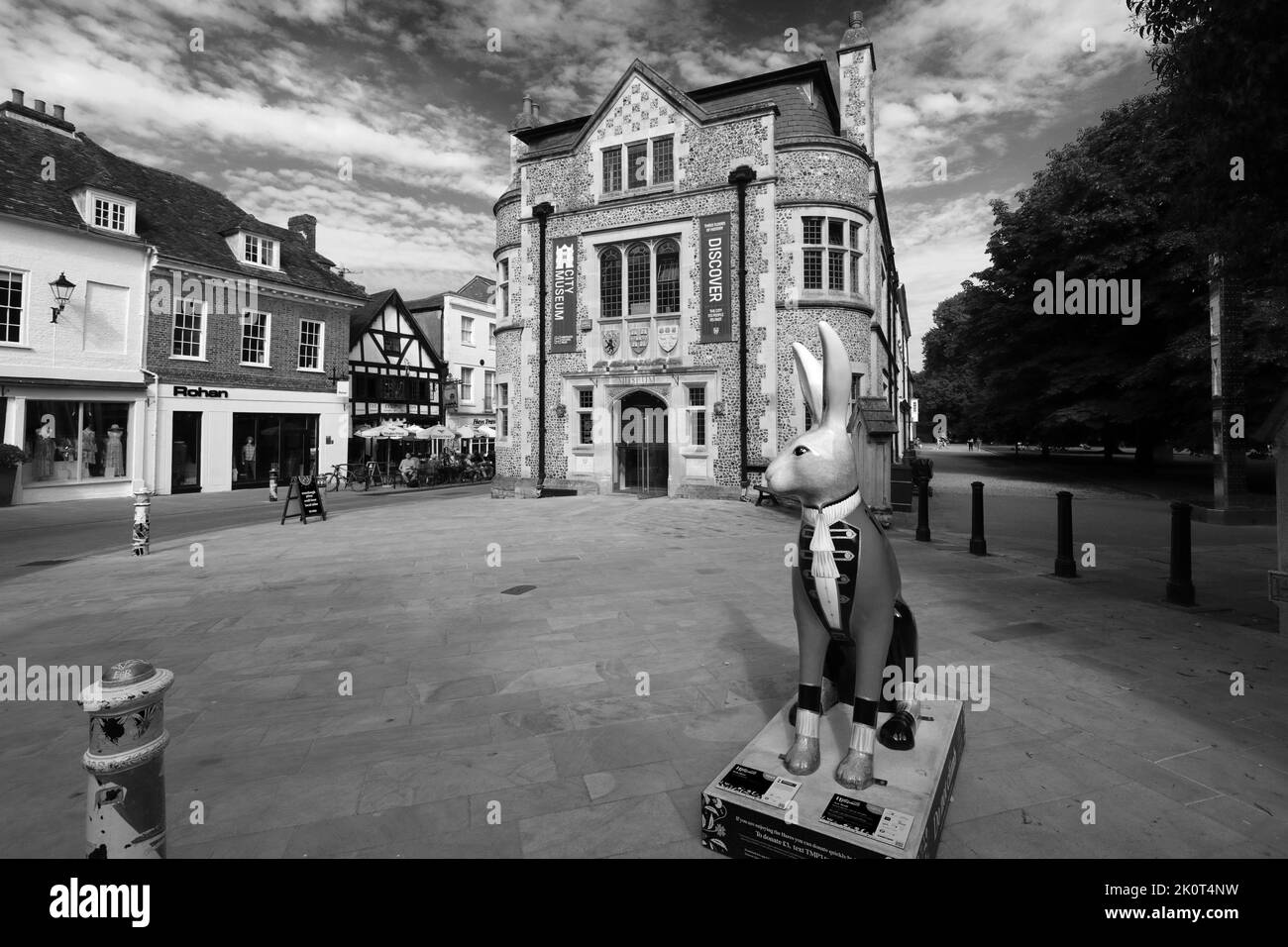 Esterno del museo pubblico di Winchester, Winchester City, Hampshire County; Inghilterra; Gran Bretagna, REGNO UNITO Foto Stock