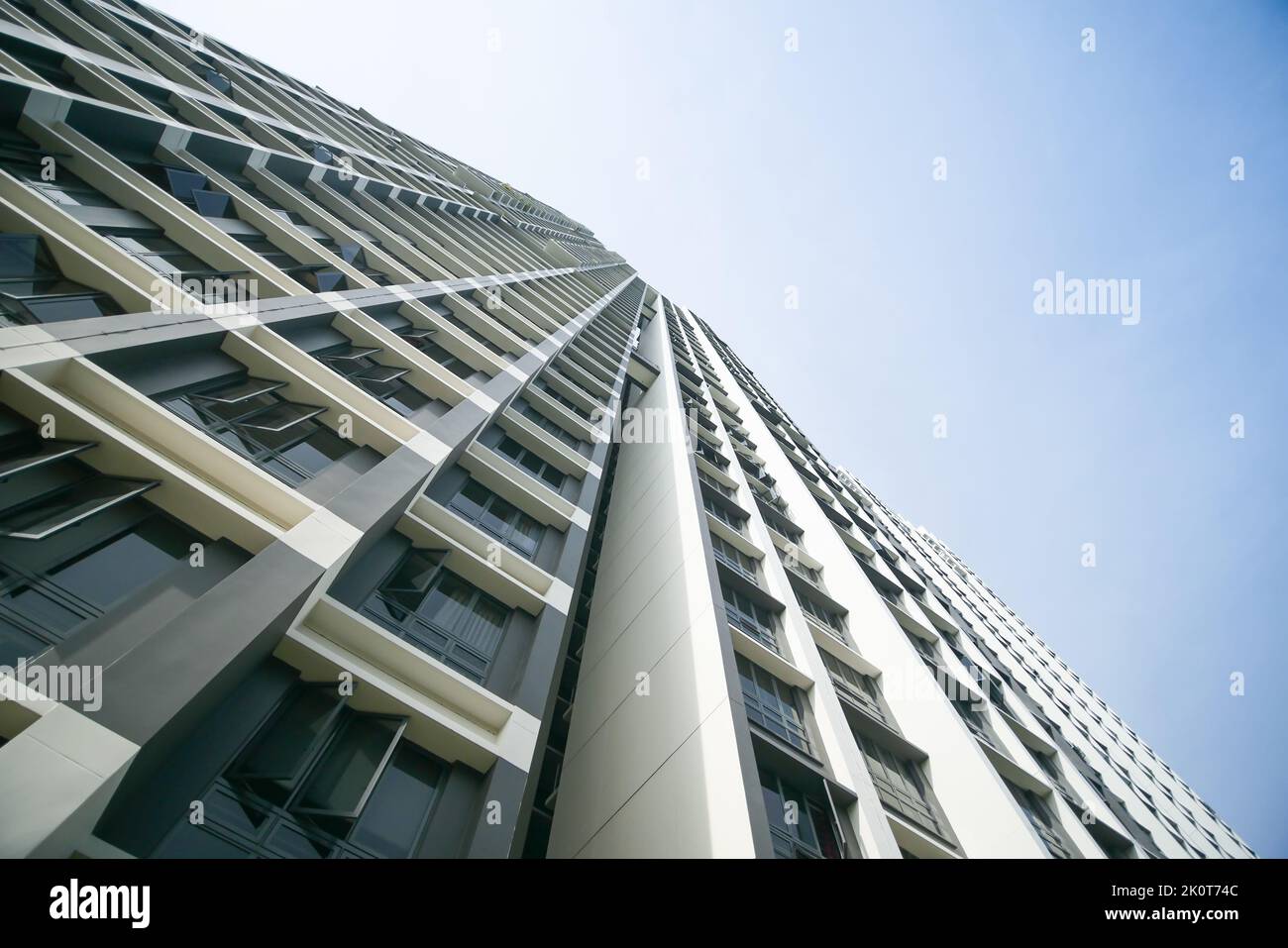Singapore dawson 22 giugno 2022, vista ad angolo basso di SkyVille a Dawson Foto Stock