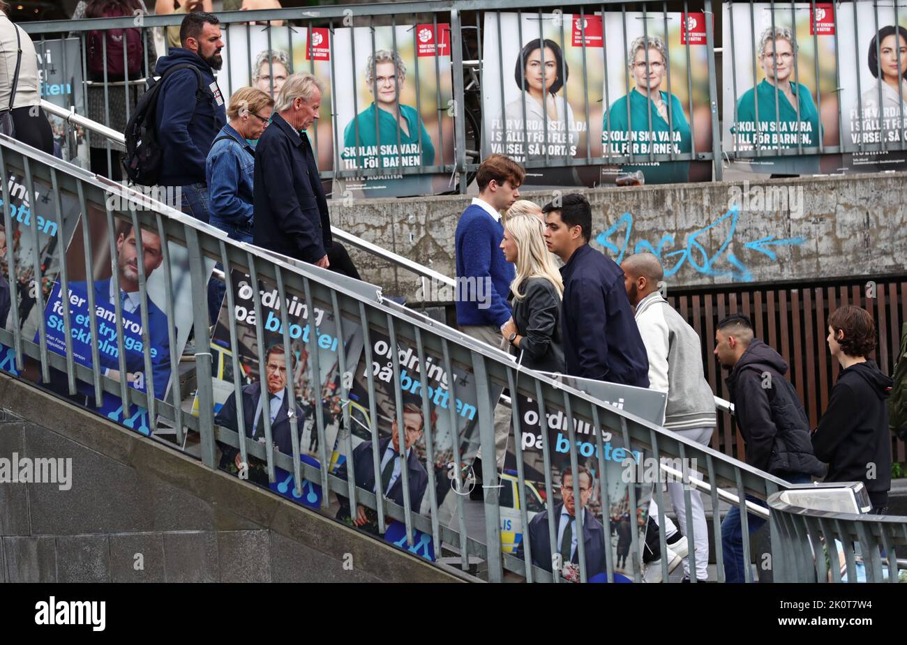 Le elezioni parlamentari svedesi si svolgono domenica 11 settembre. Vita quotidiana nel centro di Stoccolma, Svezia, durante il sabato. Foto Stock