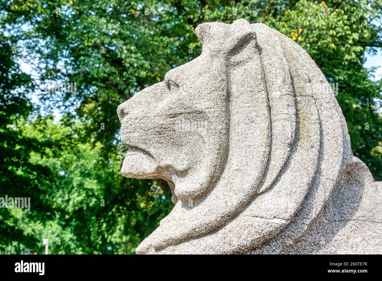 Stone Lion Sculpture, The Ontario Government Building in Exhibition Place, Toronto, Canada Foto Stock