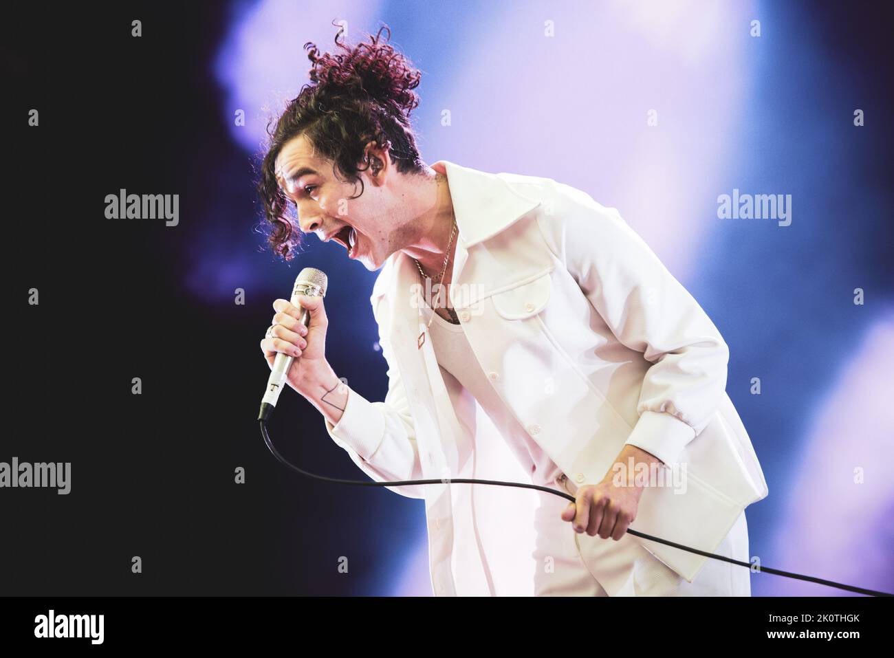GERMANIA, NORIMBERGA, ROCK IM PARK 2016: Matty Healy, cantante della pop rock band inglese, che si esibisce dal vivo sul palco al Rock im Park Festival edizione 2016 Foto Stock