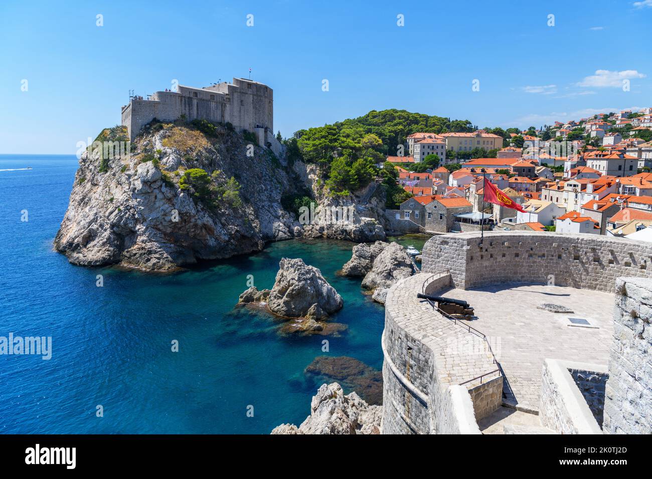 Vista della fortezza di Lovrijenac dalle mura della città vecchia, Dubrovnik, Croazia Foto Stock