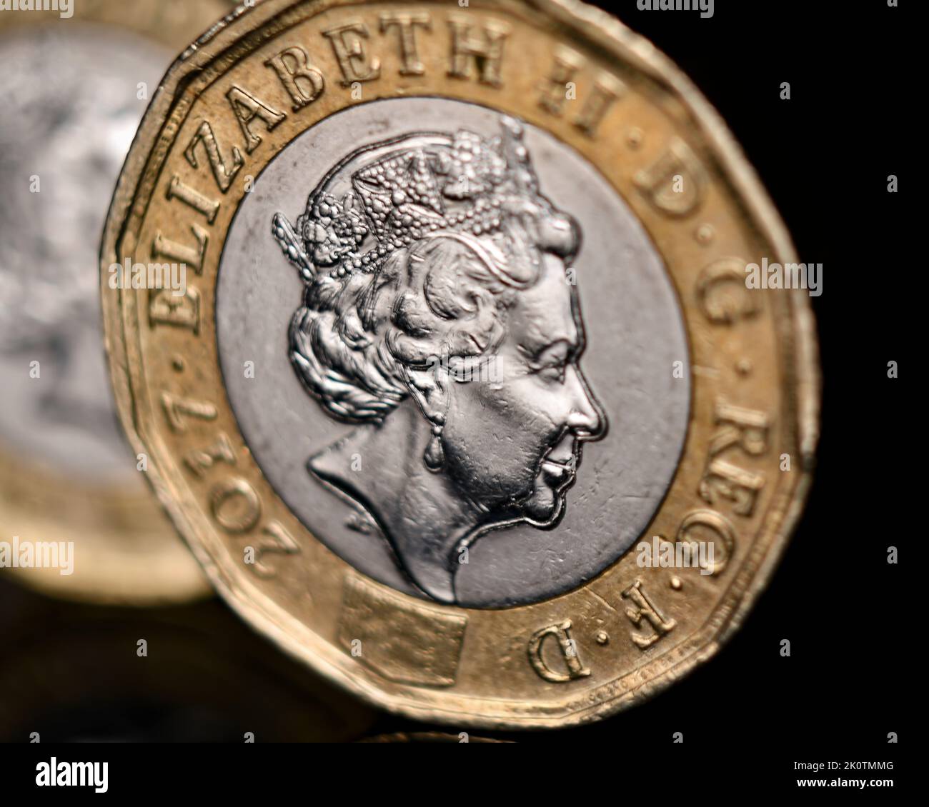 Una moneta da una libbra con la regina accesa Foto Stock
