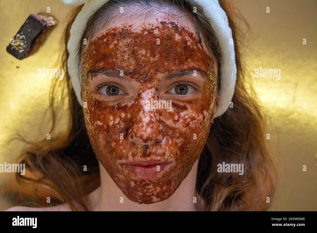 Maschera per il viso al miele immagini e fotografie stock ad alta  risoluzione - Alamy