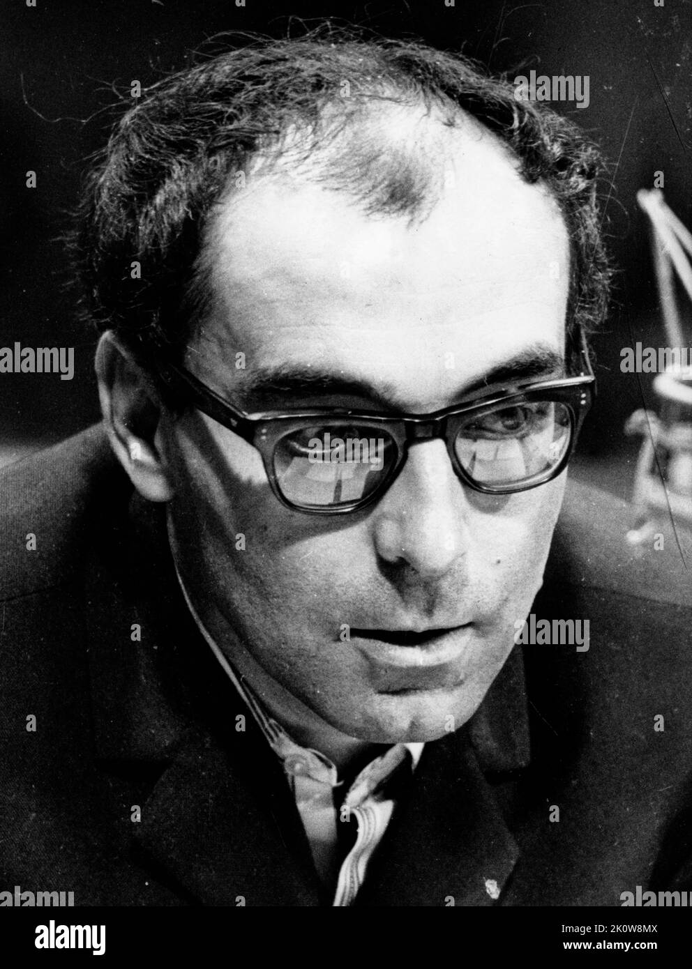 2 ottobre 1960 - Londra, Inghilterra, Regno Unito - JEAN-LUC GODARD è un regista e critico cinematografico franco-svizzero identificato come uno dei registi della "New Wave francese". FOTO: Primo piano del lavoro di Jean-Luc Godard. (Credit Image: © KEYSTONE Pictures USA/ZUMAPRESS.com) Foto Stock