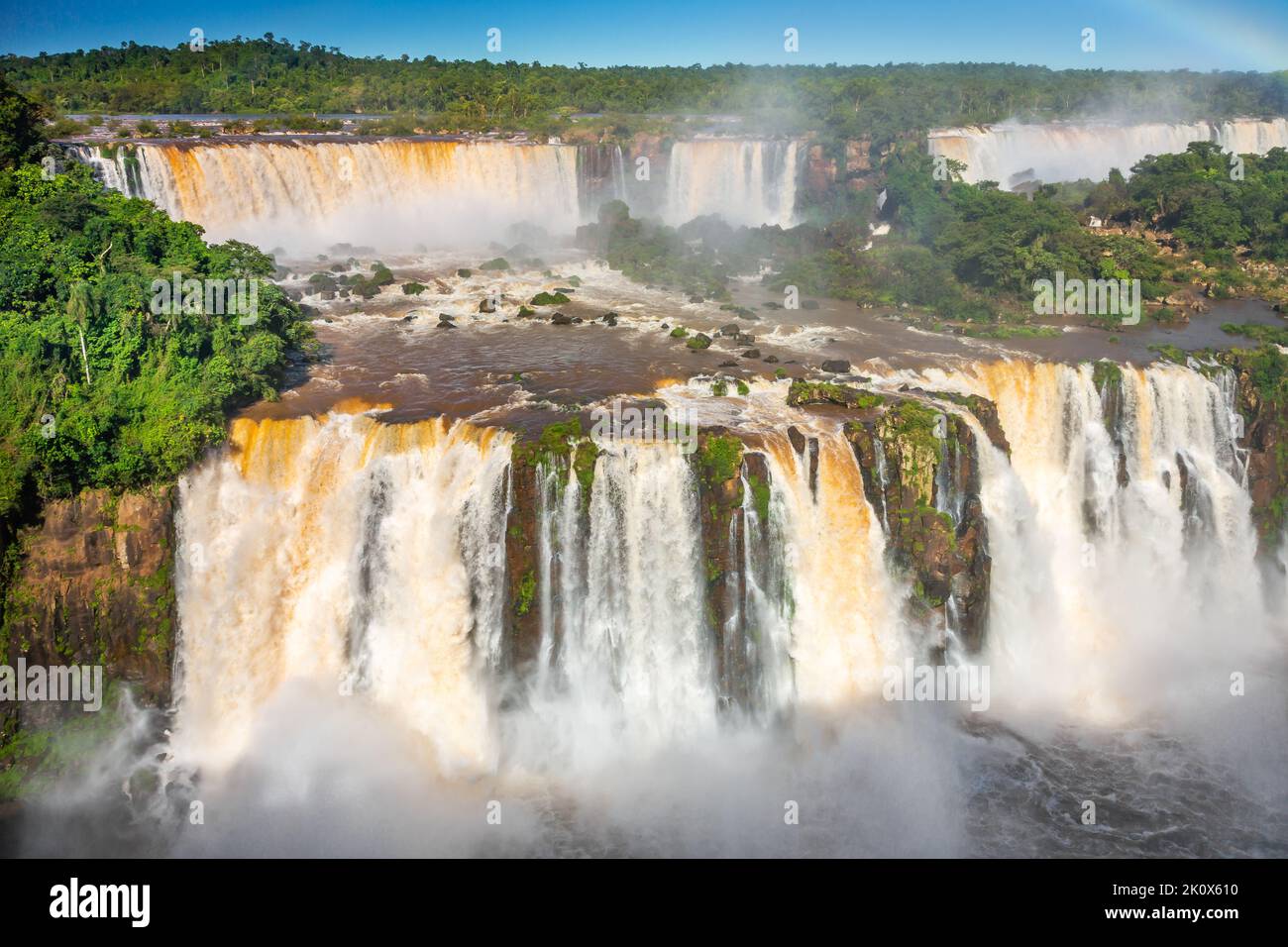 Cascate di Iguazu spettacolare paesaggio, vista dal lato argentino, Sud America Foto Stock