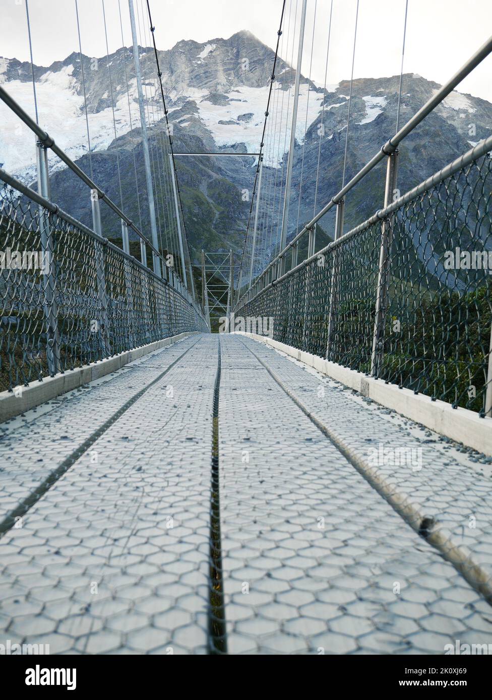 Holzbrücke - Swingbridge Hocker Valley Monte Cook Neuseeland Foto Stock