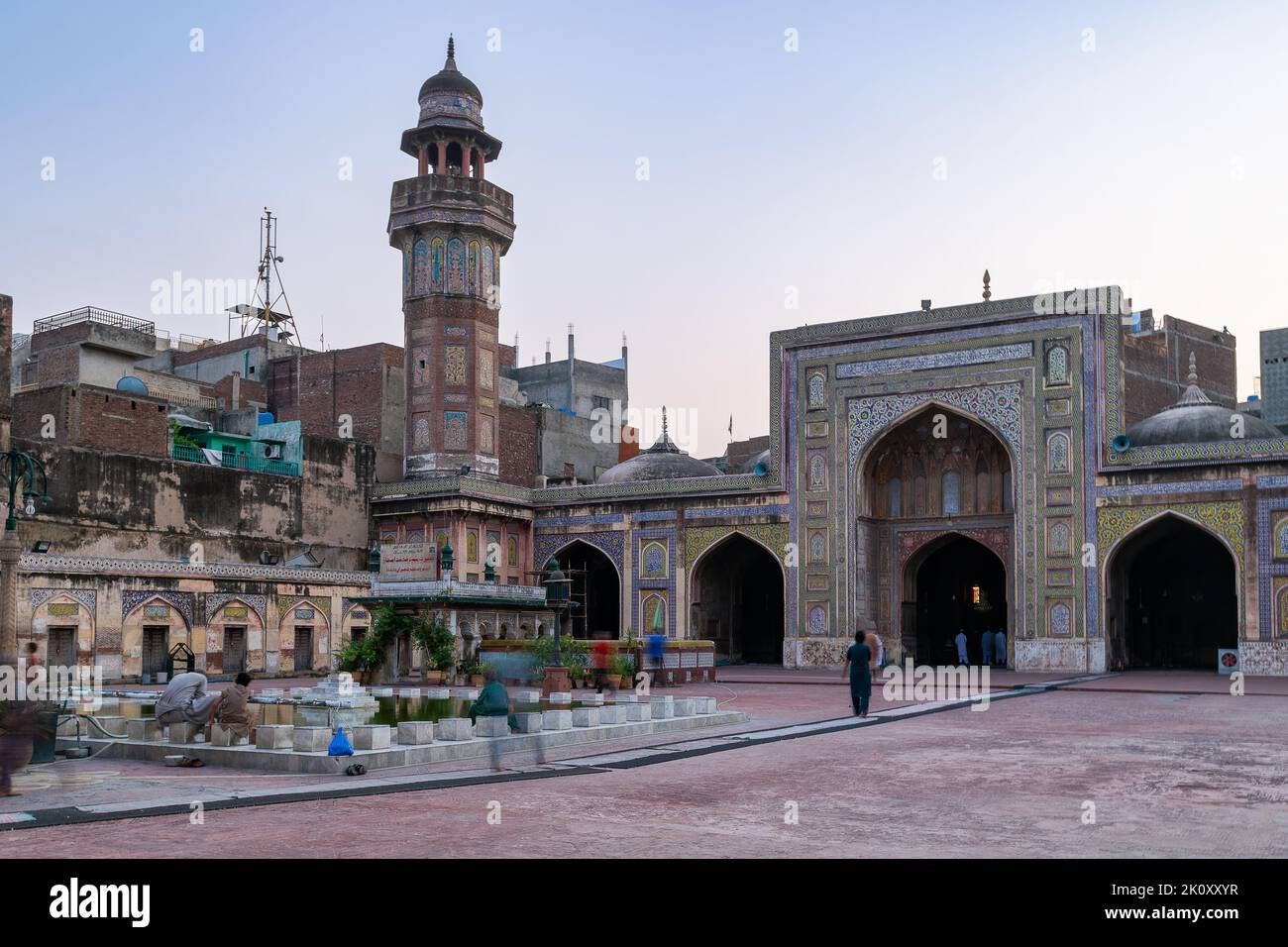 La Moschea di Wazir Khan a Lahore, Pakistan durante il giorno Foto Stock