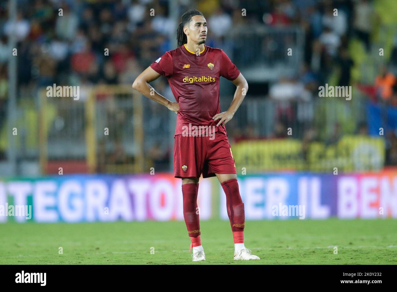 Il difensore inglese di Roma Chris Smalling guarda durante la Serie Una partita di calcio tra Empoli e Roma allo stadio Carlo Castellani di Empoli, nel nord Italia, il 12 settembre 2022. Foto Stock